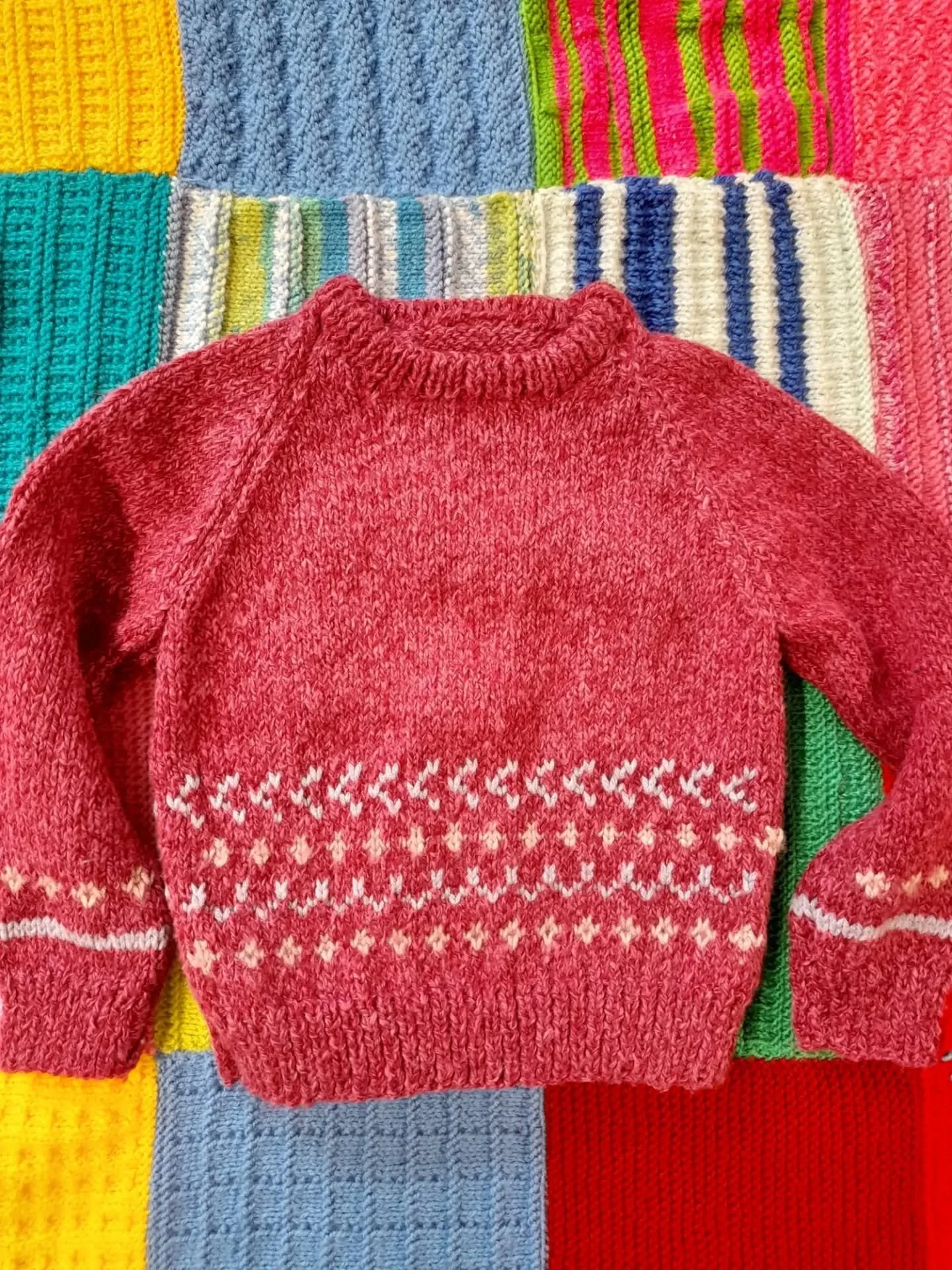 Anna in Leamington Spa has sent us a wonderfully colourful collection of jumpers and a blanket. We love the variety of textures and patterns which brought a smile to everyone's face. 

Thank you, Anna. This is our Knit of the Day!

#knitoftheday #han