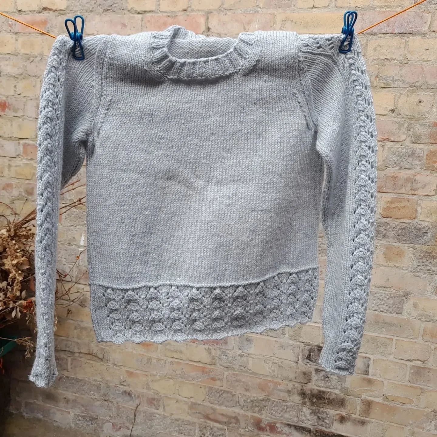 C in Weeford sent us this beautiful jumper.  It shows how some texture or lace details can elevate a garment into something special that will add style and class to an outfit. 

Thank you, C. This is our Knit of the Day!

#knitoftheday #handknitting 