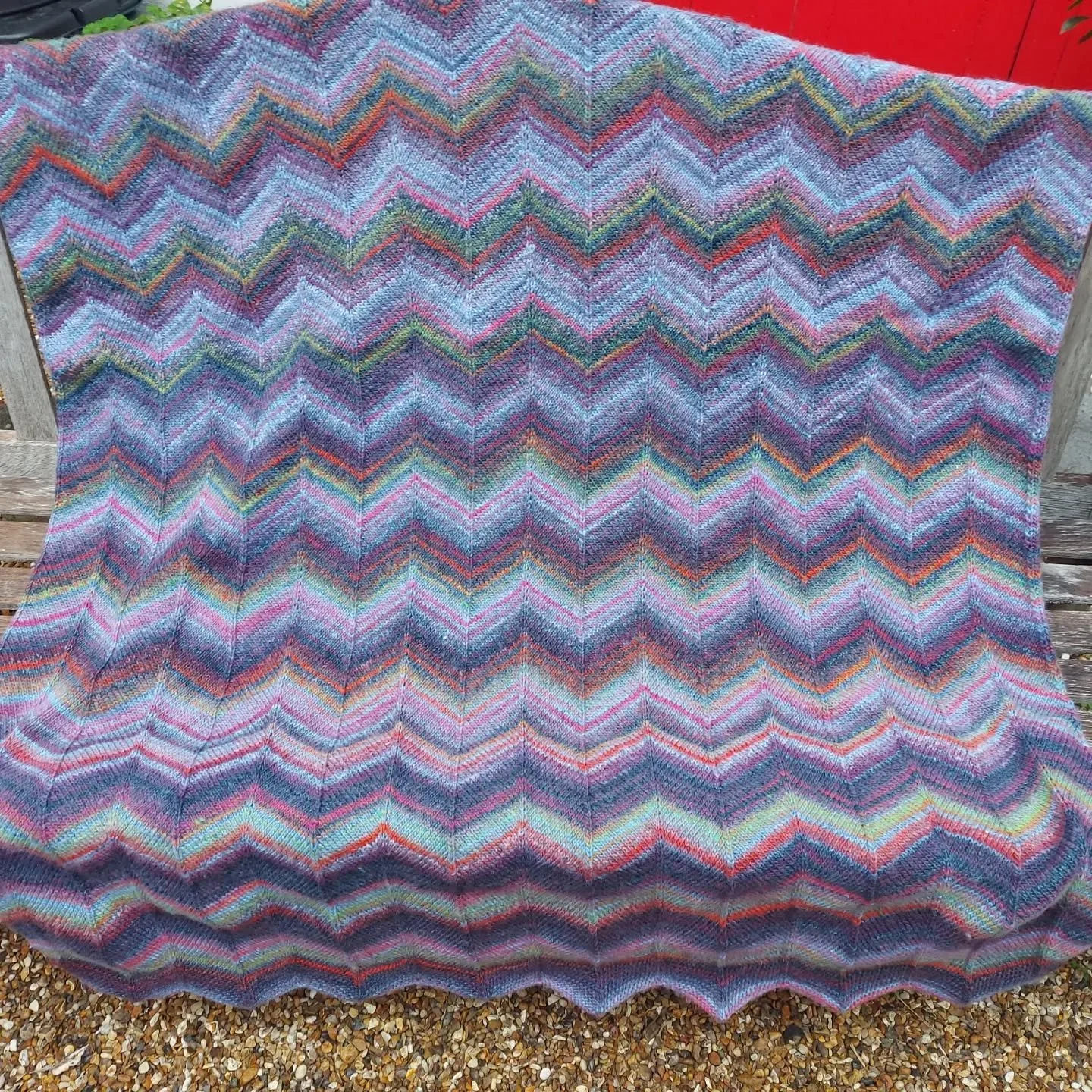 Helen in Cardiff has sent us a beautiful batch of cosy knits. We love her choice of colours, and are always impressed with skill and counting needed to make a wavy pattern blanket. 

Thank you, Helen. These are our Knit of the Day!

#knitoftheday #ha