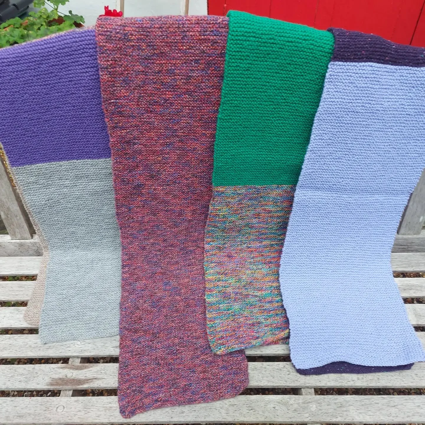 Julia in Brecon sent us these very practical scarves. We enjoy seeing the ways that crafters create interest in their projects with different coloured yarns.  Blocks of colour in a scarf give extra pops of fun. 

Thank you, Julia. These are our Knit 