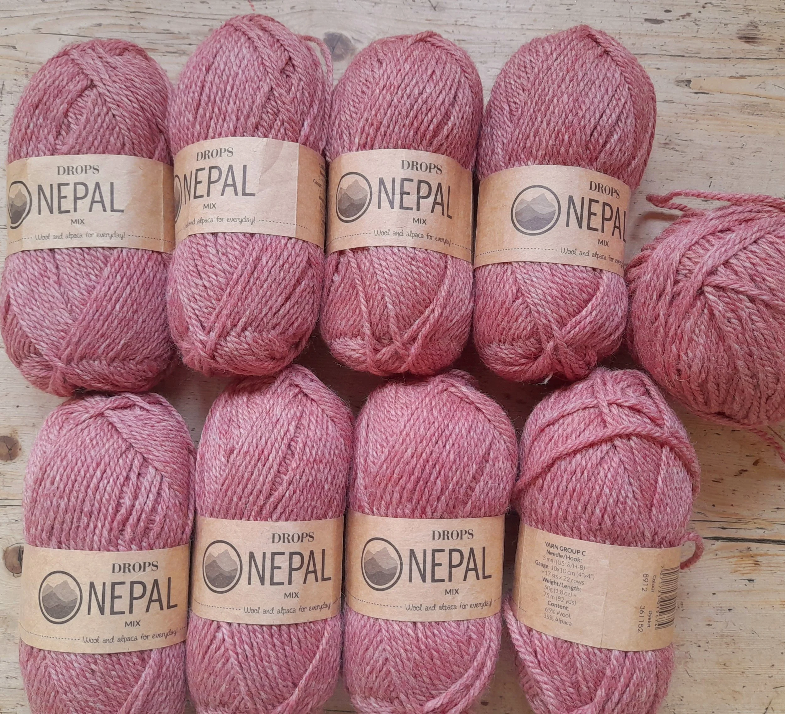 (33) Drops Nepal Mix wool alpaca blend yarn Aran in pink 400g
