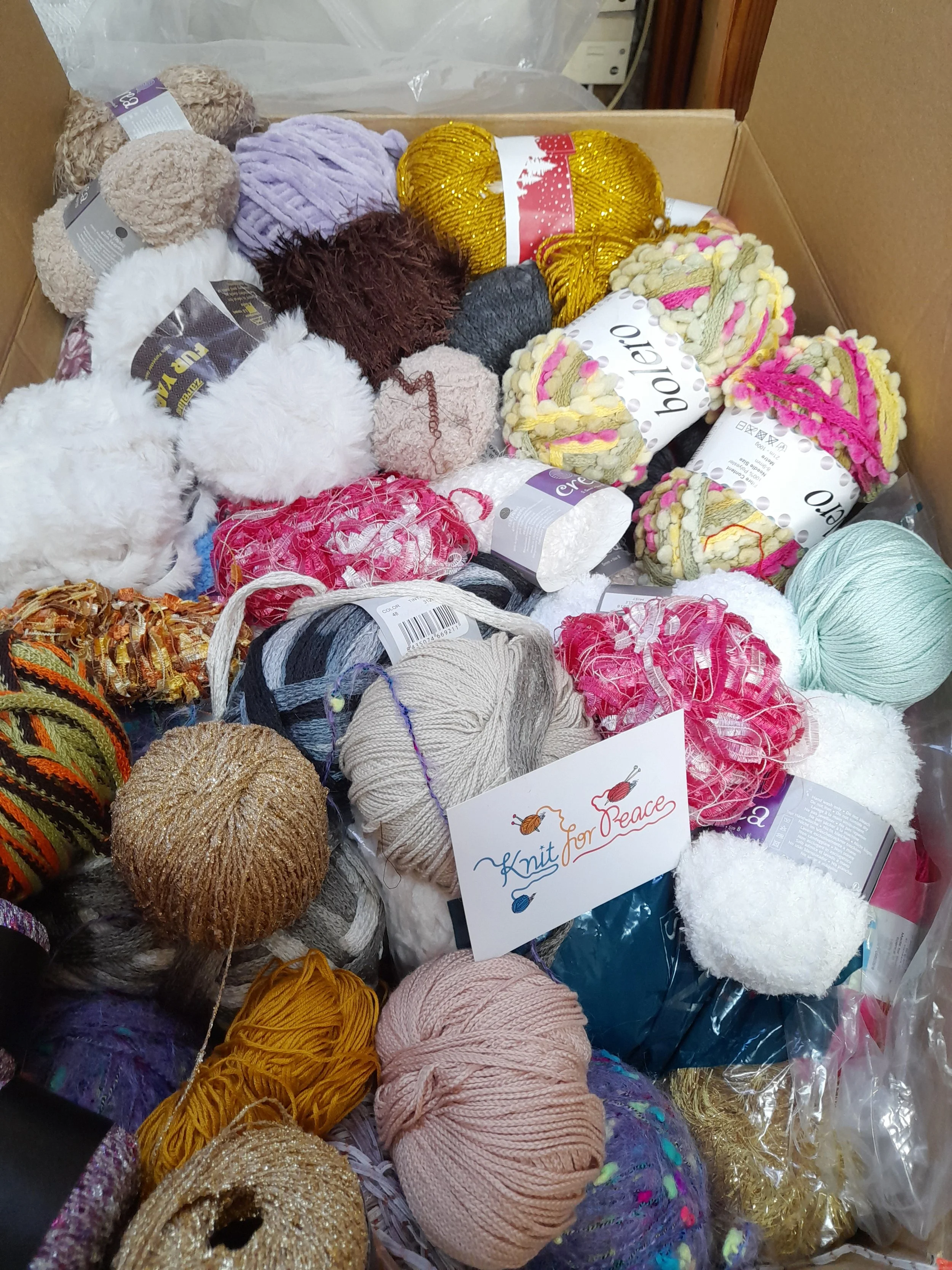 £35 FANCY YARN STASH BUSTER ! Bargain box of yarn minimum of 7kg