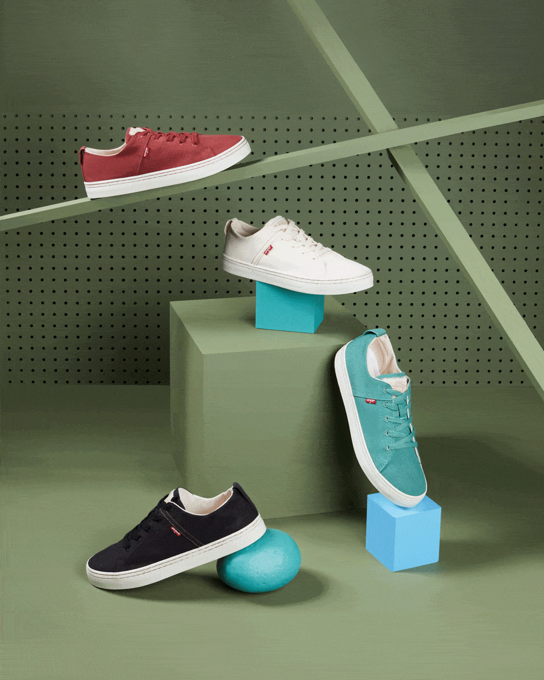friends-everywhere-creative-agency-levis-accessories-21.gif