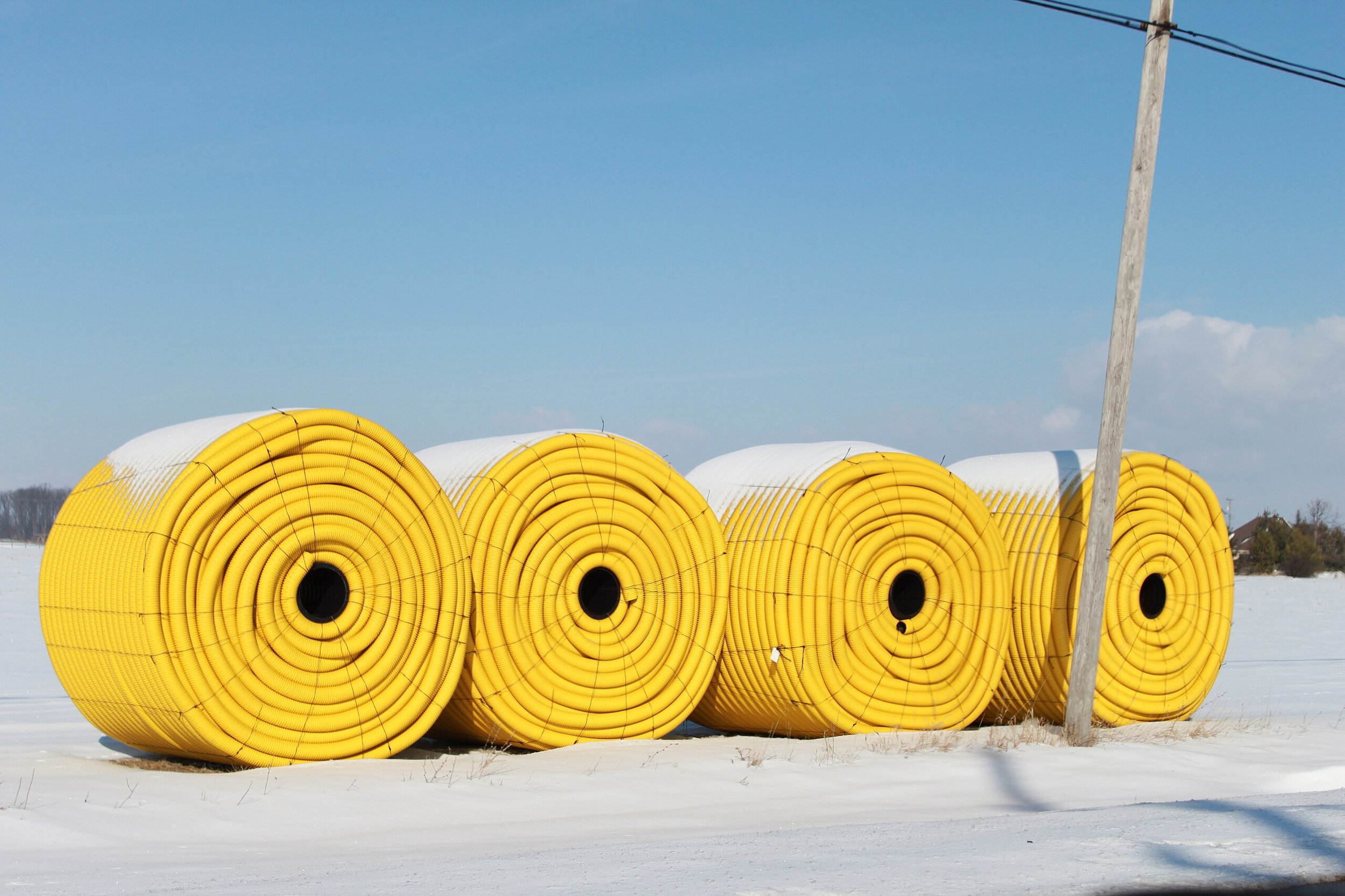 Tile drainage transforms agroecosystems through soil oxygen