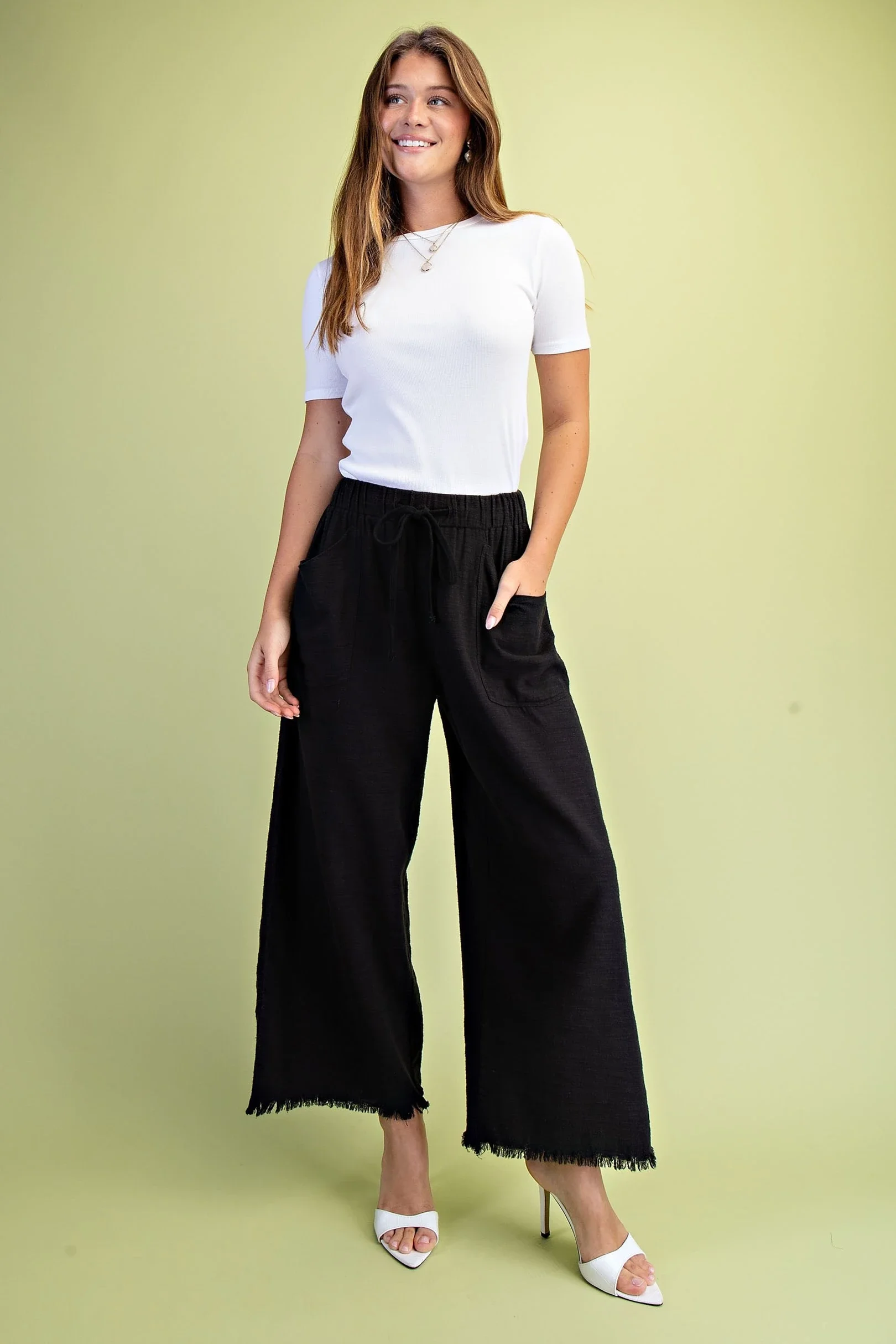 Coastal Ease Cropped Pants - Black