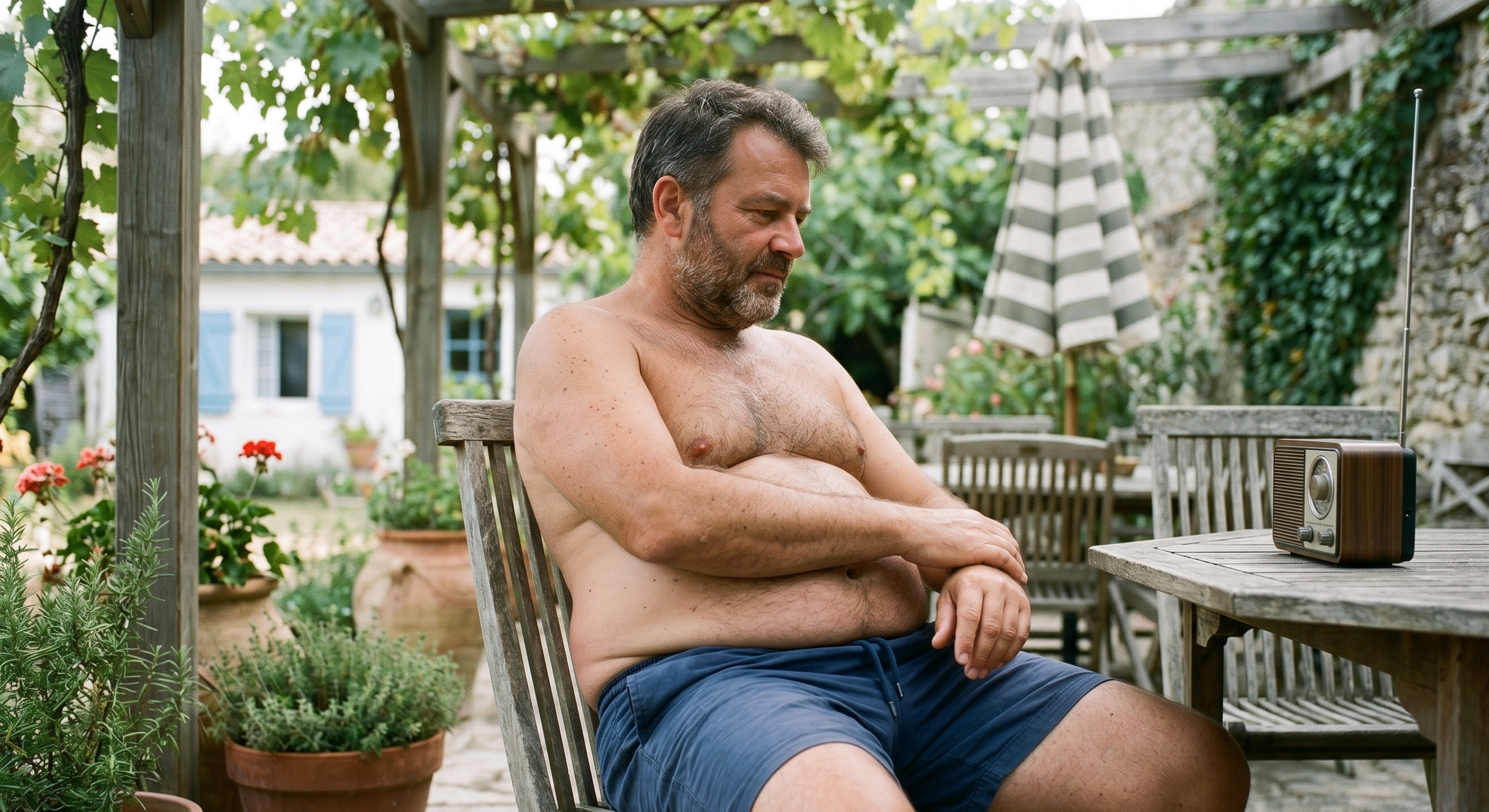 Mann mit viel Bauchfett