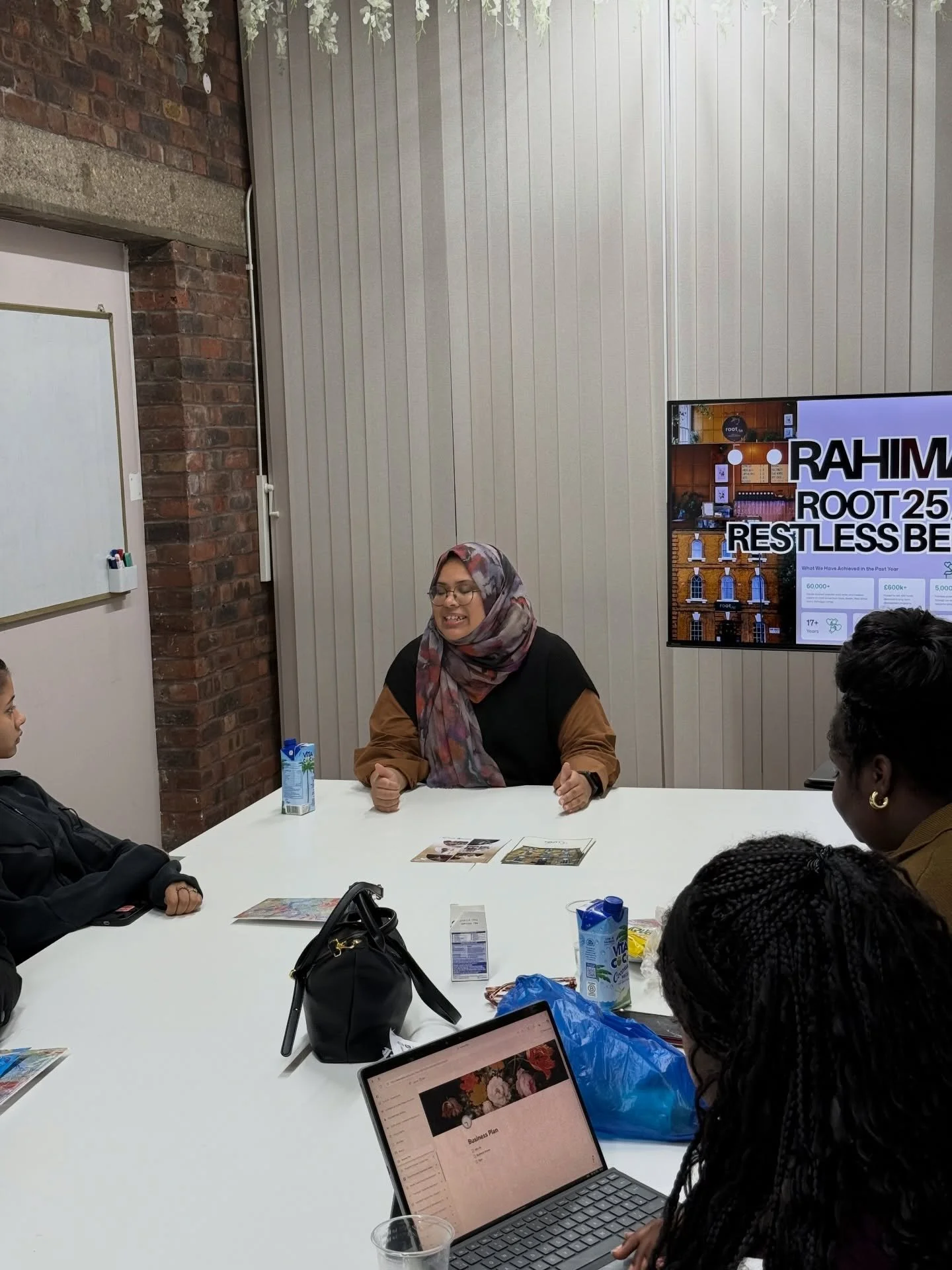 A few pictures from Rahima&rsquo;s session for our Side Hustle Project @root25ldn 

🎥 Click the link in bio to hear their story and how Root/25 came to be, and how they are creating real change.

#root25 #SideHustleProject #BeyondTheBias #makingacha