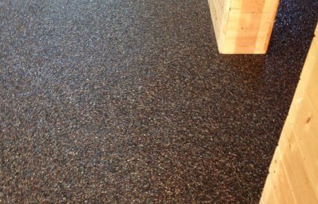 Rubberstone floor with wooden structure