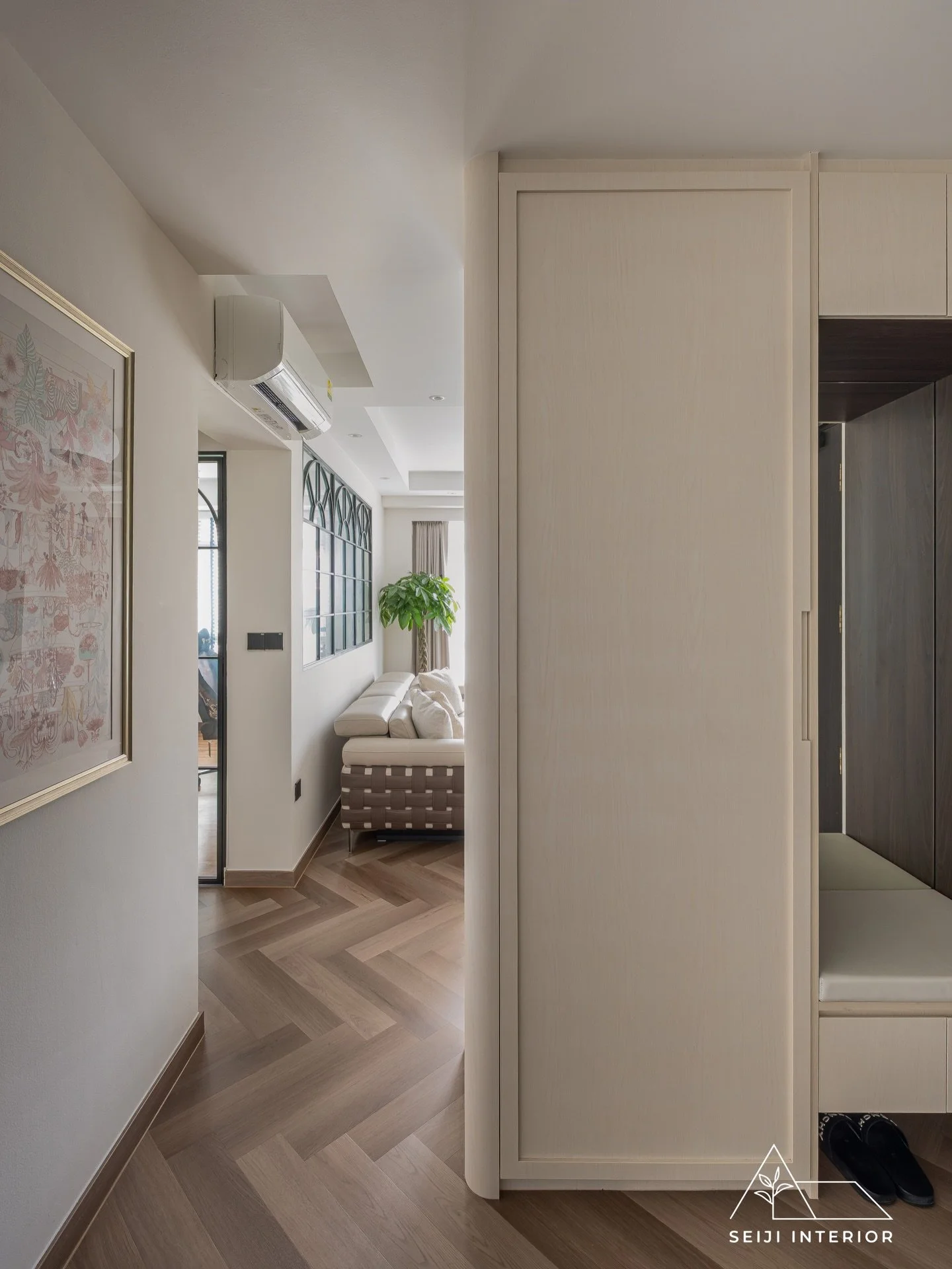 A redesign that prioritizes the art of separation. We&rsquo;ve carved out a unique, private entryway in this Punggol BTO, creating an intentional pause before the home unfolds.

Project: 306 PUNGGOL
Style: PARISIAN
Type: 4RM RESALE