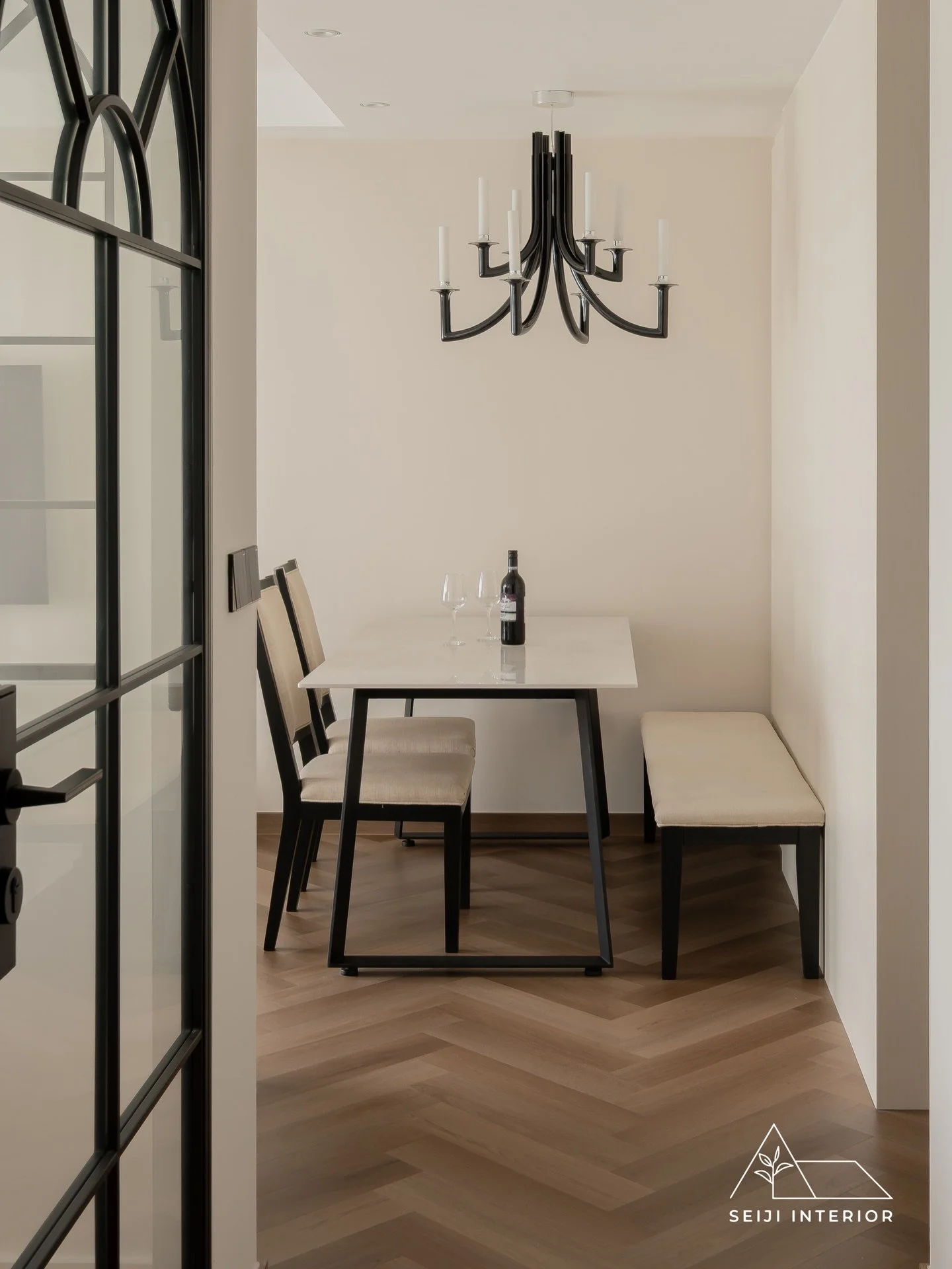 It&rsquo;s all in the framing. This arched window partition to mimic the classic ironwork found in European apartments. 

It&rsquo;s the perfect design tool to:
1. Separate spaces without losing light.
2.Add a unique, high-end architectural focal poi