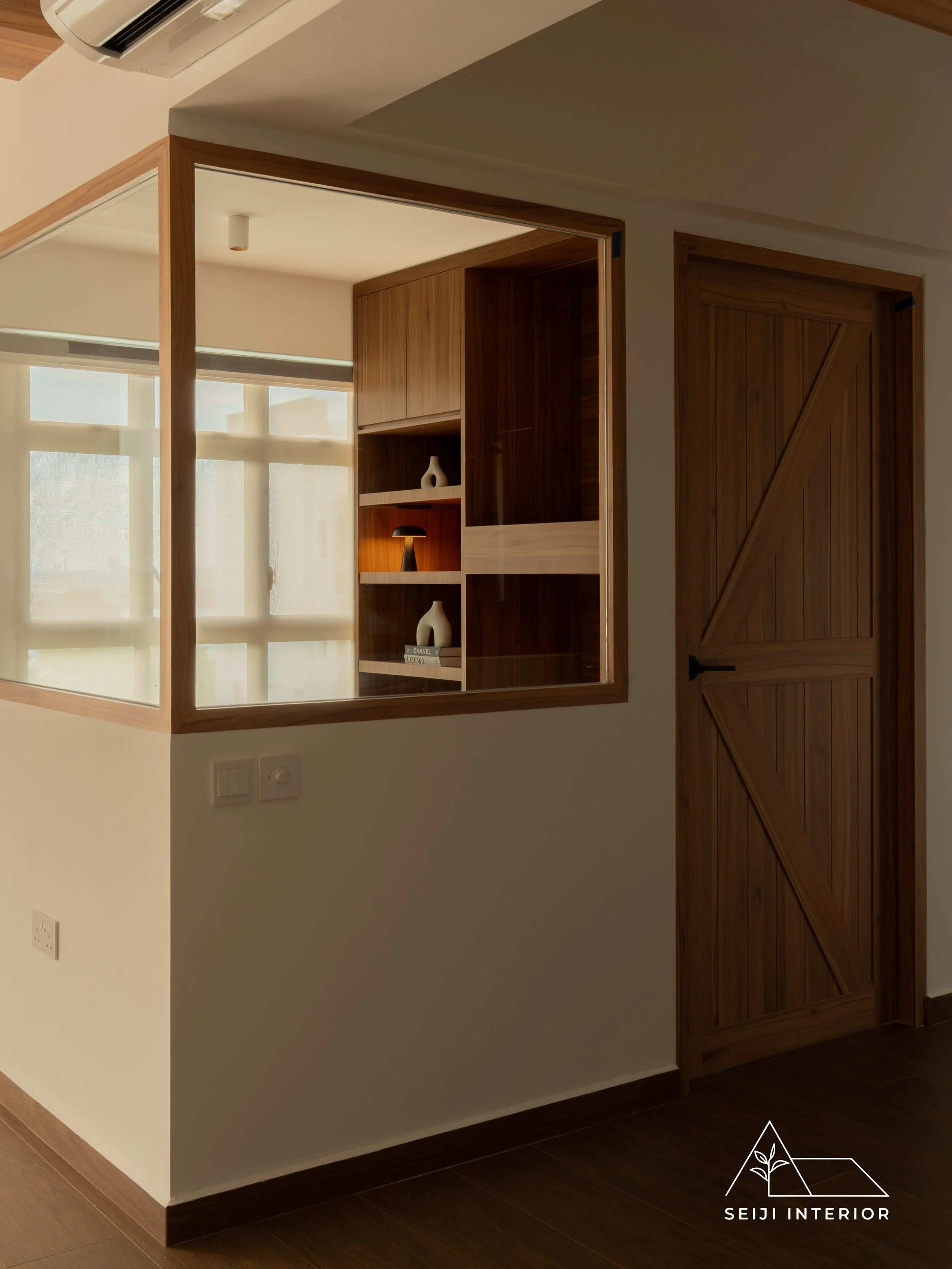 Farmhouse warmth, but personal. Ceiling beams, panelled glass, and a dedicated nook for the owner&rsquo;s guitar, because a good home makes room for the parts of you that matter.

Project: 435 Northshore
Style: Modern Farmhouse
Type: 4RM BTO
