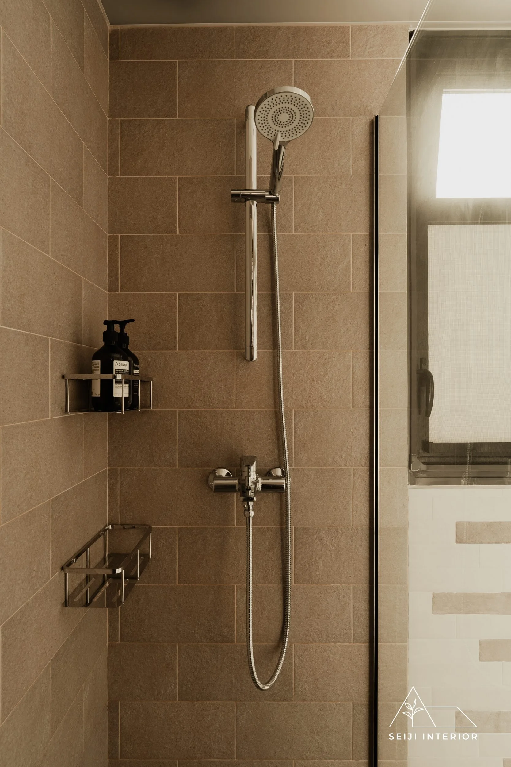 SEIJI Interior- 435A Northshore #10-1505-18.jpg