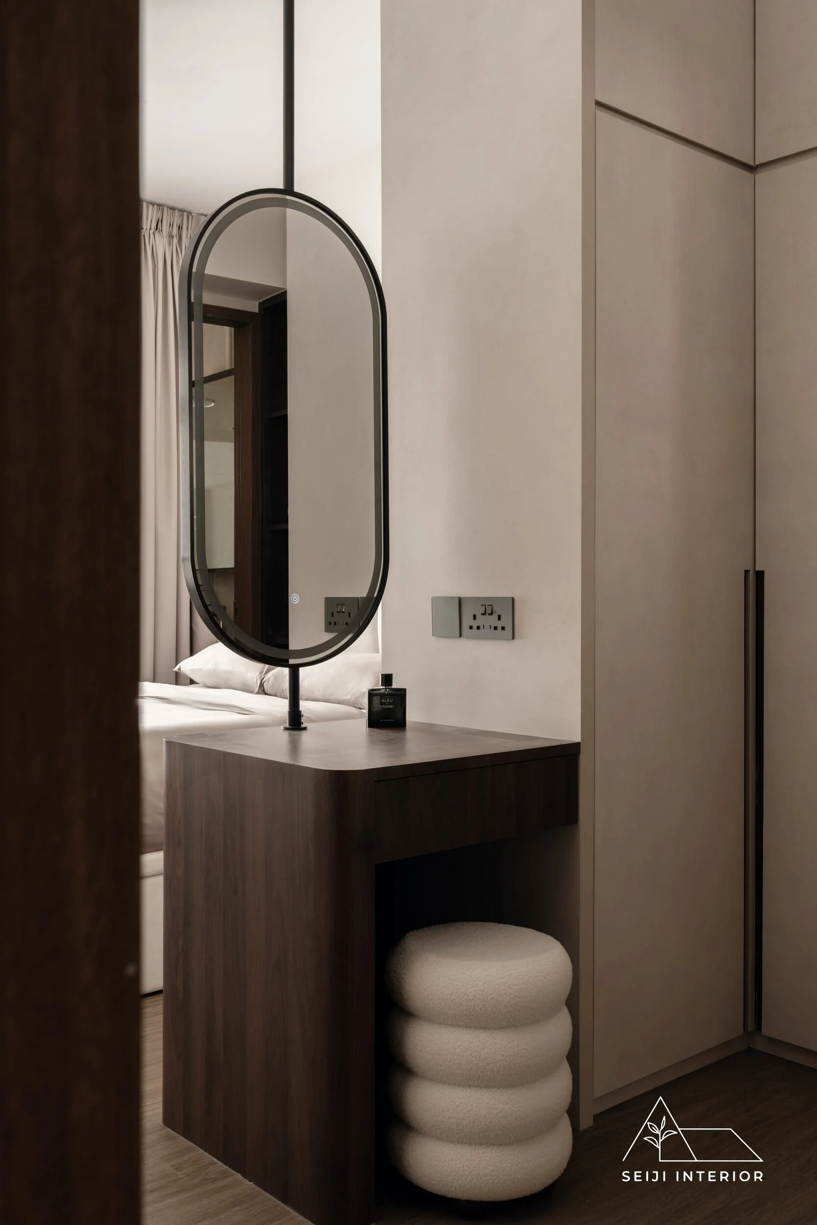 Seiji Interior-402B Northshore #22-48-25.jpg