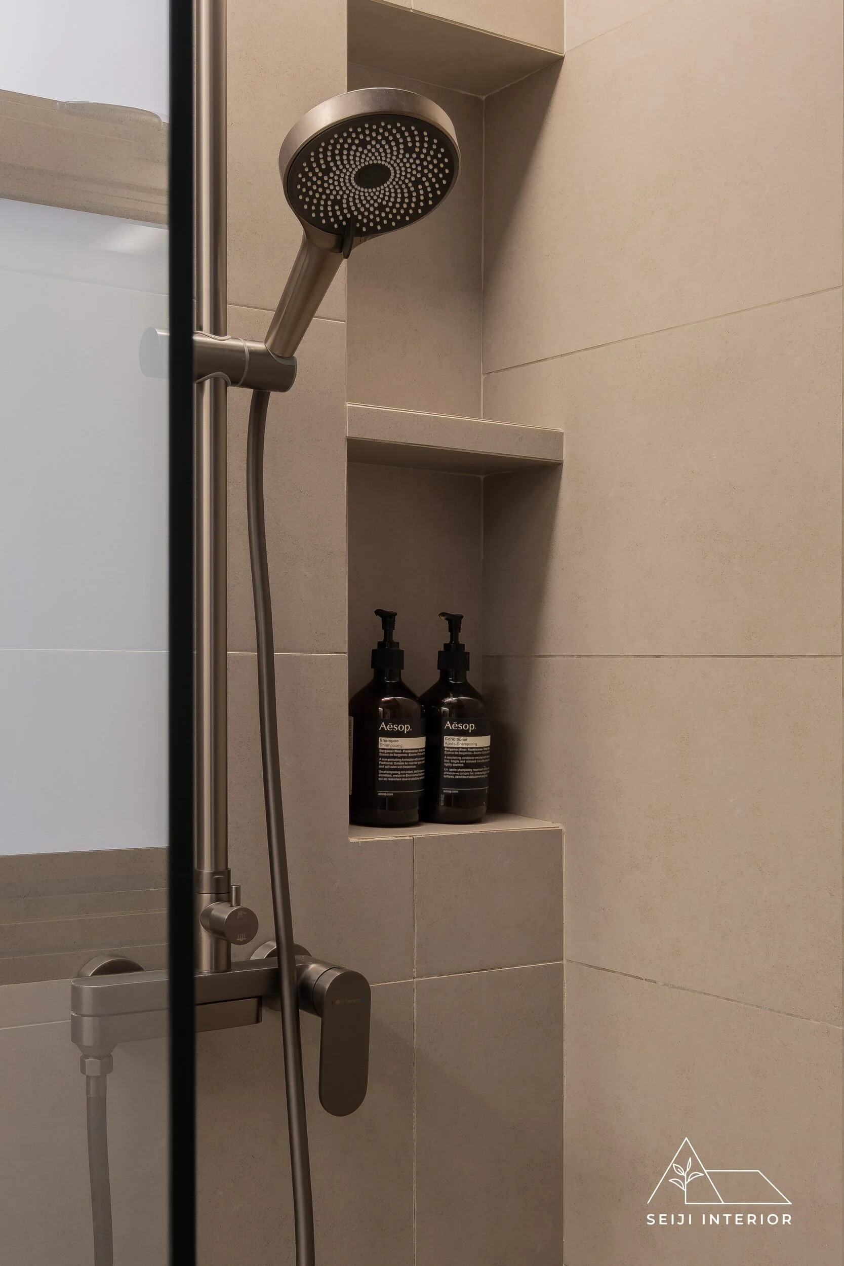 SEIJI Interior-99B Circuit Road #02-640-30.jpg