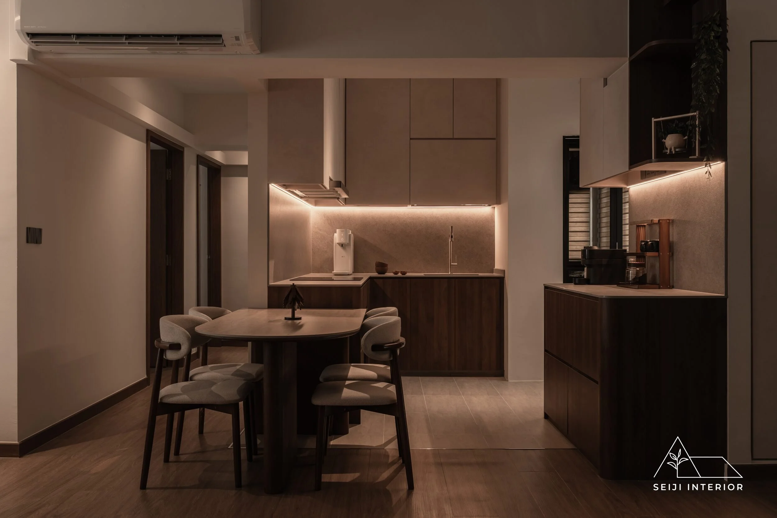 Seiji Interior-402B Northshore #22-48-14.jpg