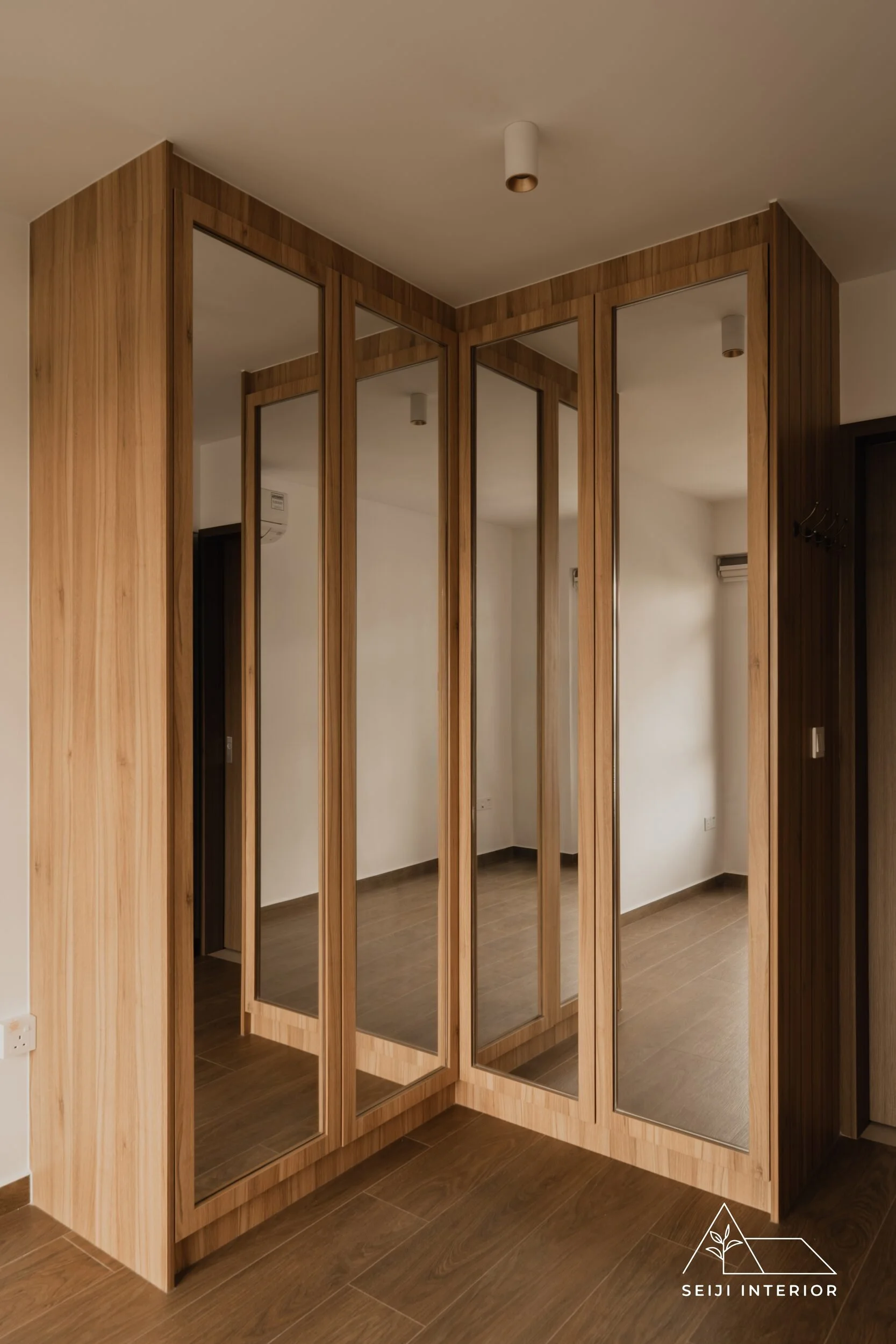 SEIJI Interior- 435A Northshore #10-1505-15.jpg