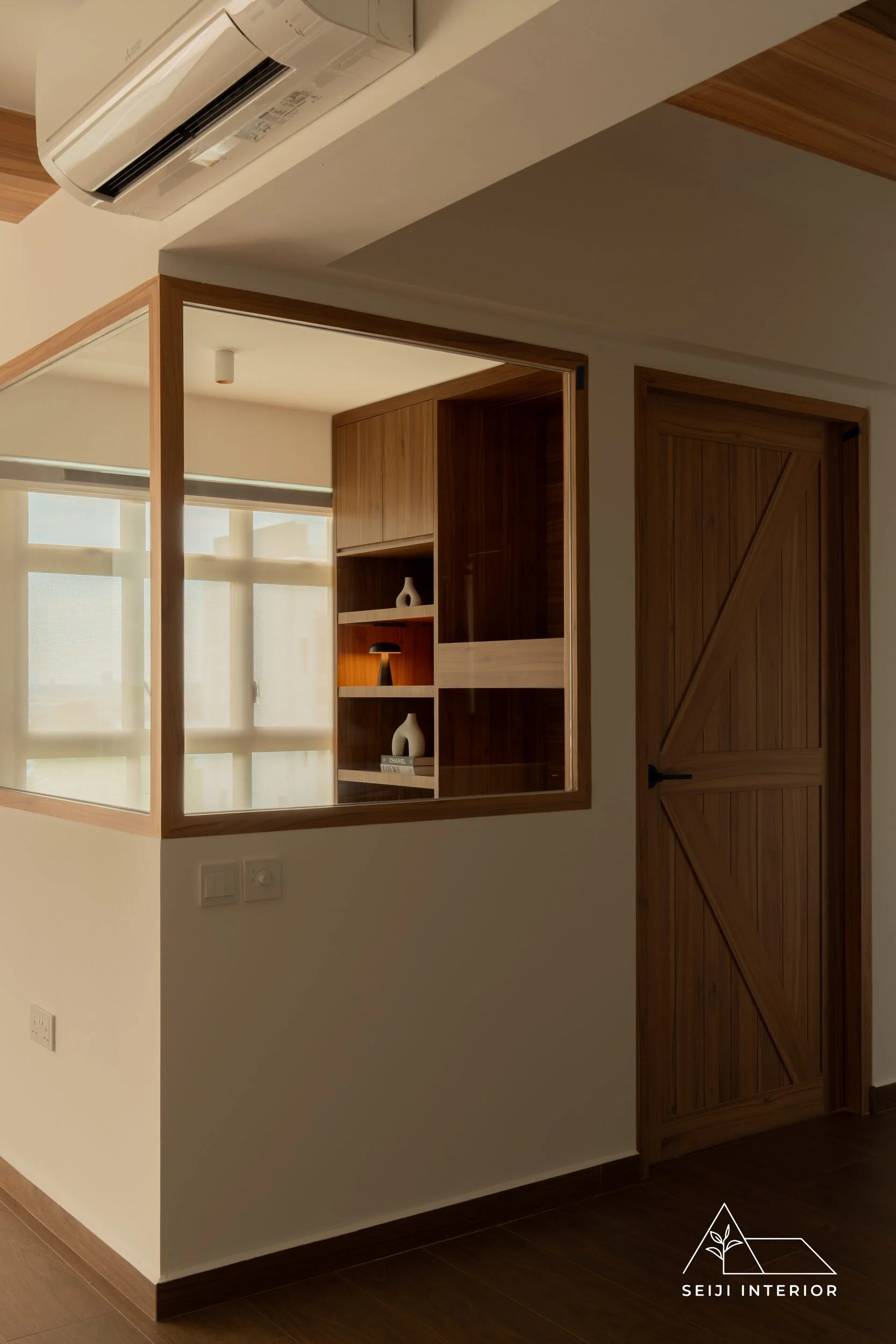 SEIJI Interior- 435A Northshore #10-1505-2.jpg