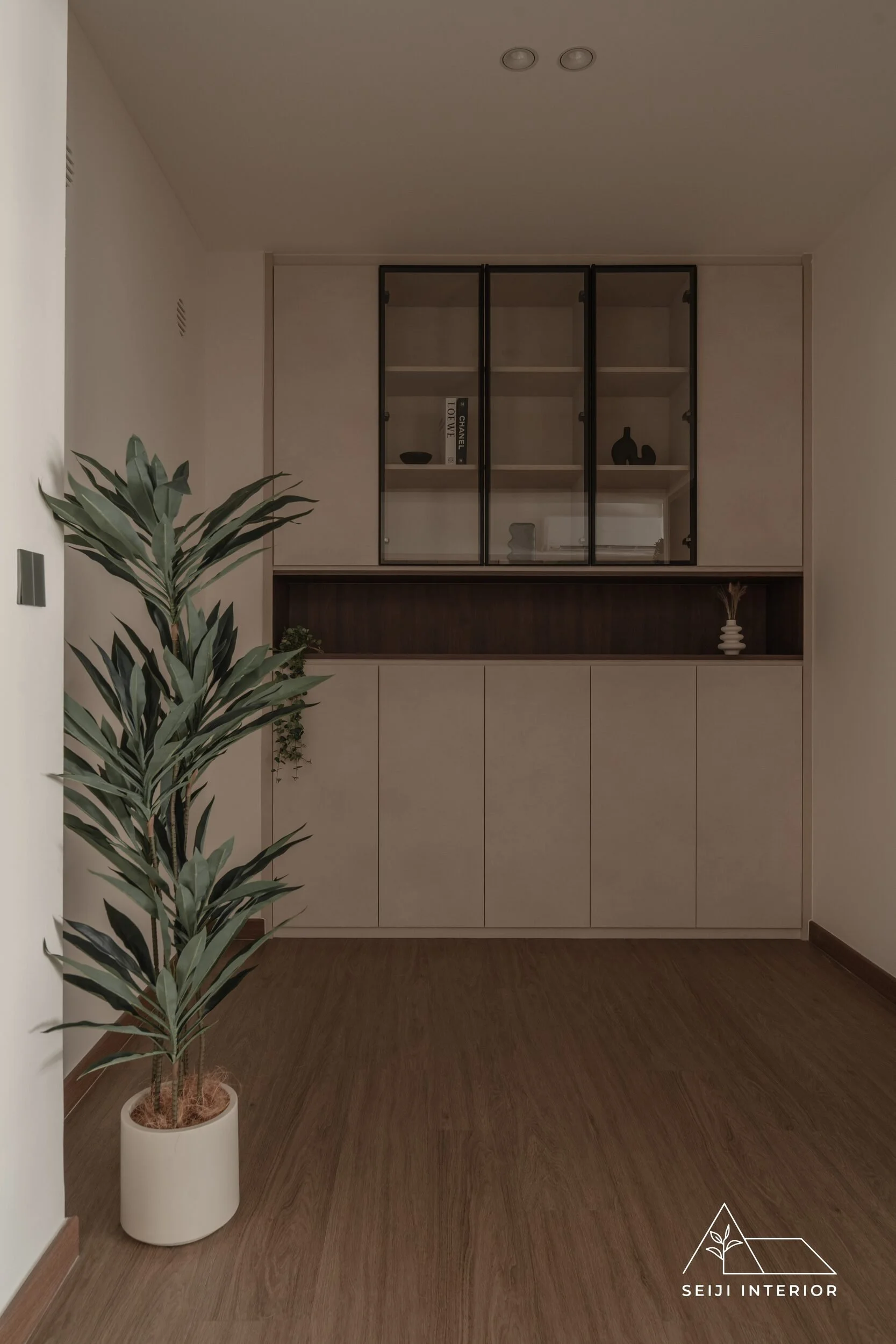 Seiji Interior-402B Northshore #22-48-09.jpg