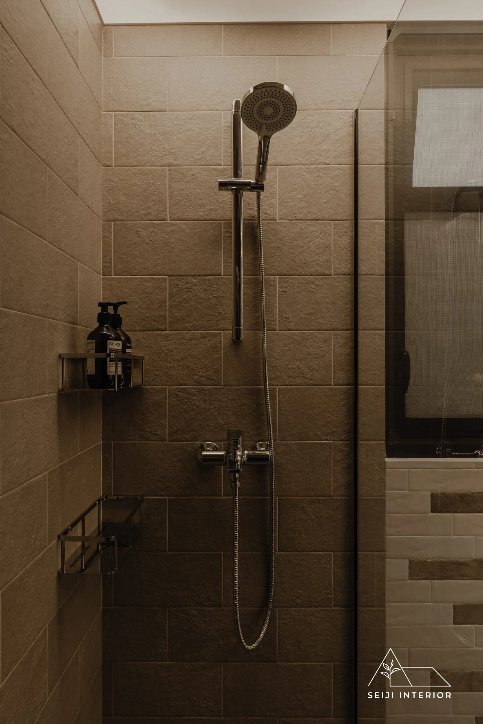SEIJI Interior- 435A Northshore #10-1505-19.jpg