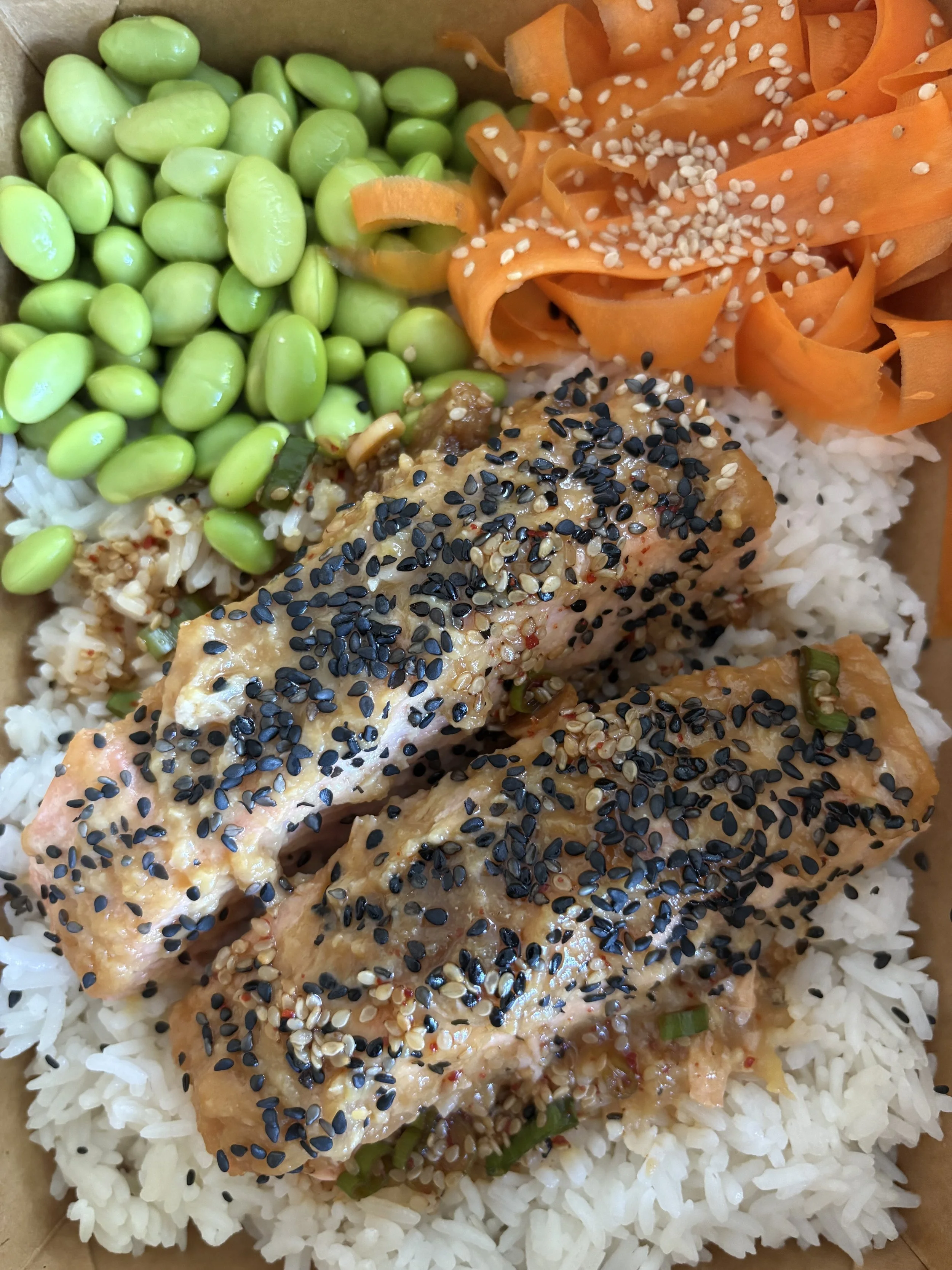 Miso Honey Salmon Bowl w/ Steamed Rice, Edamame, Pickled Carrots & Spring Onion (DF)