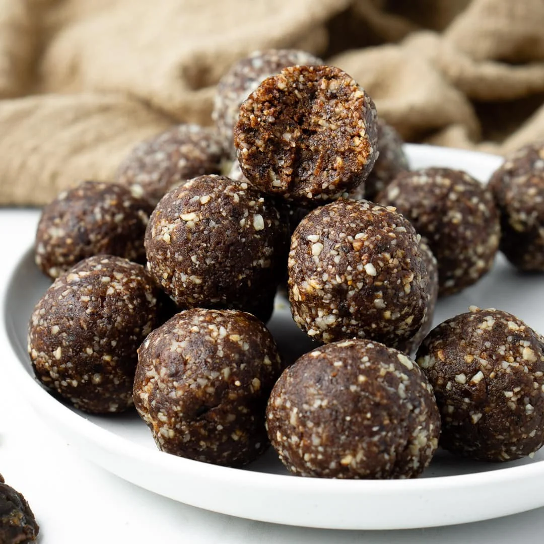 Cacao, Date & Hazelnut Power Balls