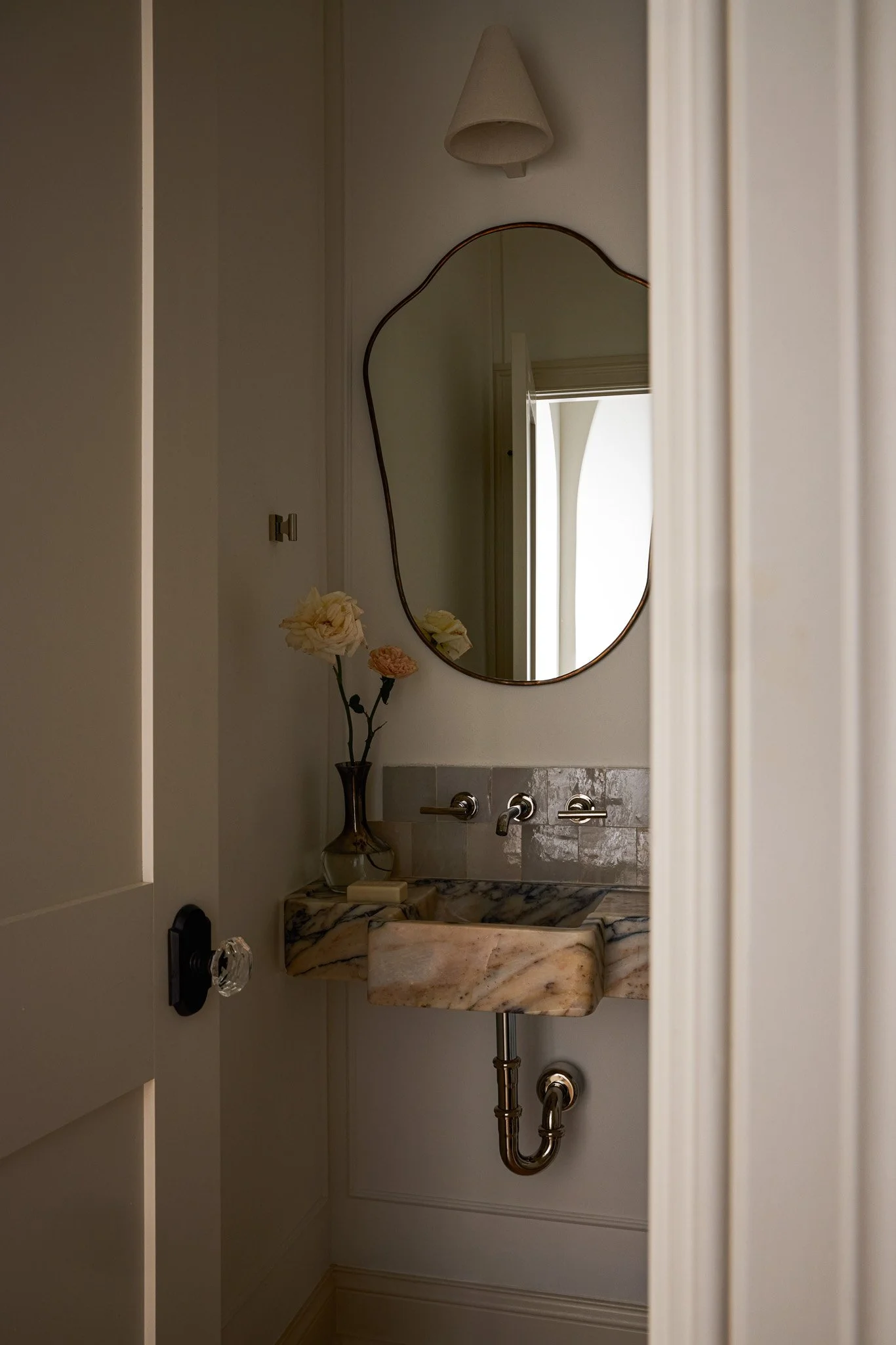 CMStudio_McMullen_Powder-Room_Sunview_0808257908-2-Edit.jpg