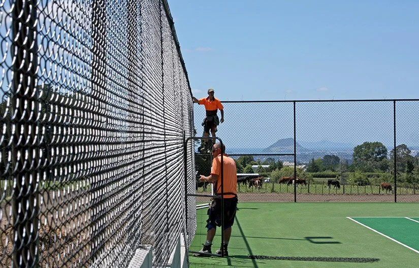 Black Chain Link Fence - 003_w.jpg