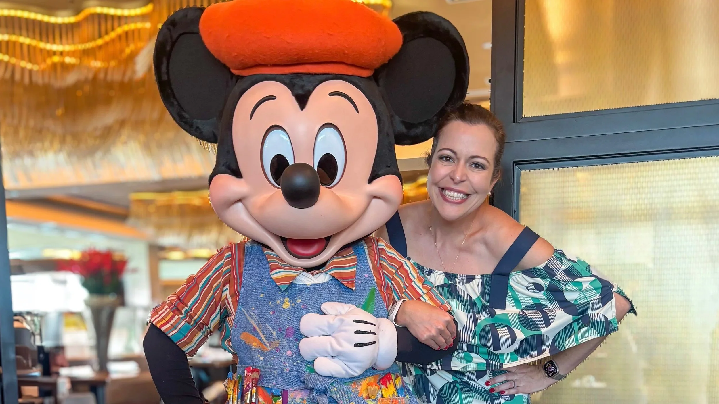Os Melhores Restaurantes com Personagens para sua Viagem à Disney