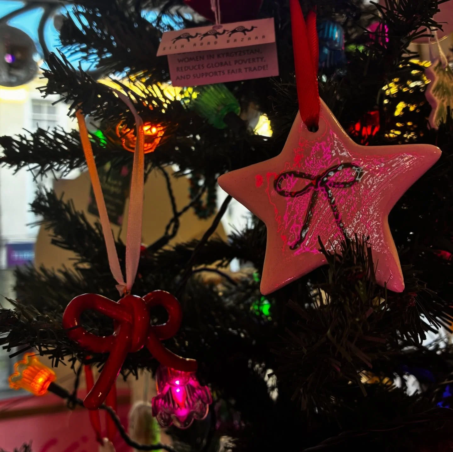 So excited to have my prints + ceramics in @pixie_and_pickle amongst all their gorgeous stuff! The BEST place for funky gifts and stocking fillers!🪩🍒 

Also, obsessed with their tinsel scrunchies!🎄 Check it out if you are in Warminster!

#smallbus