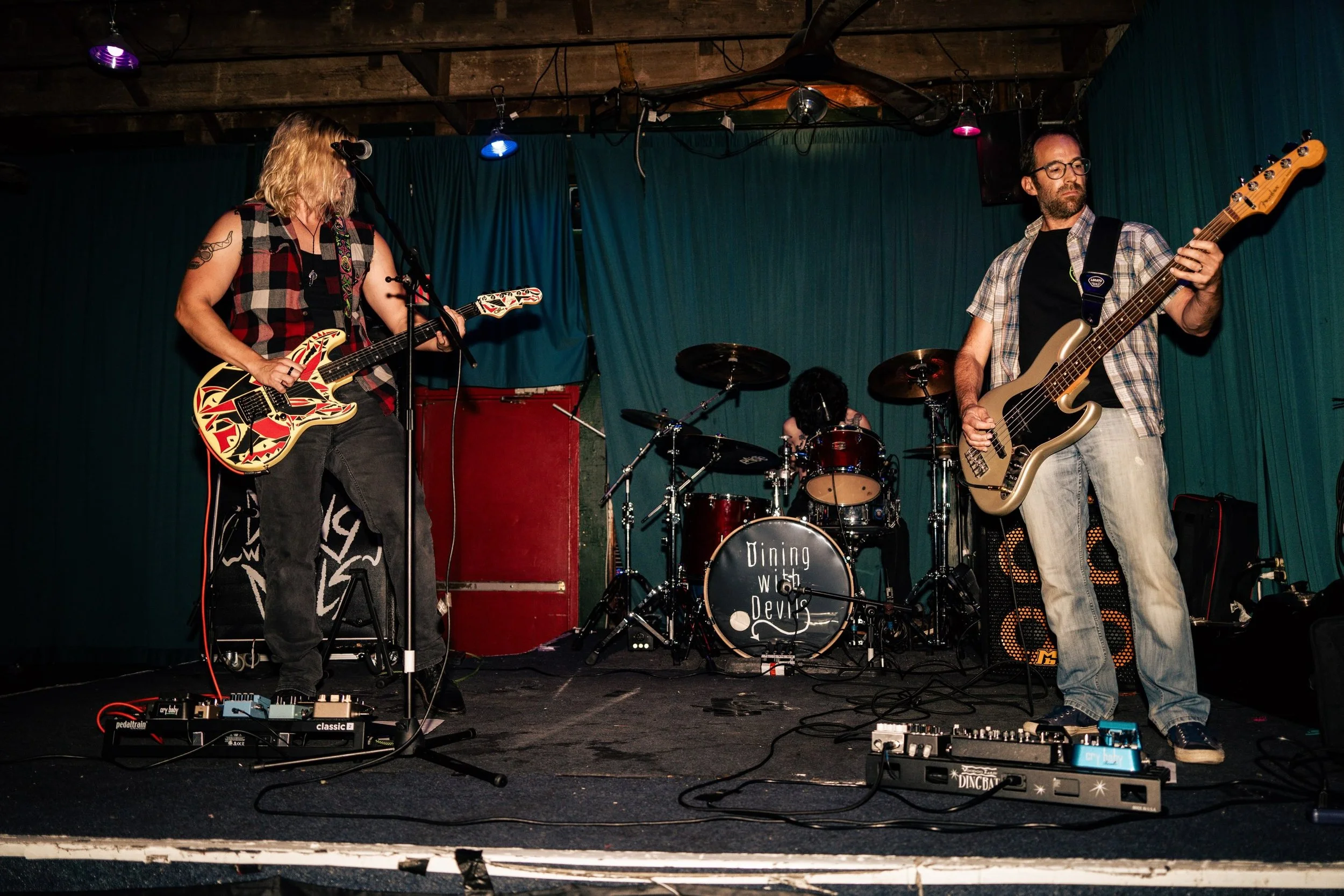 Sounds from a Stone Garden is only 4 days away from release. See you all for the release party at Far Out Lounge this Thursday, where we will be playing the record in full, front to back

📸: @valtographyy