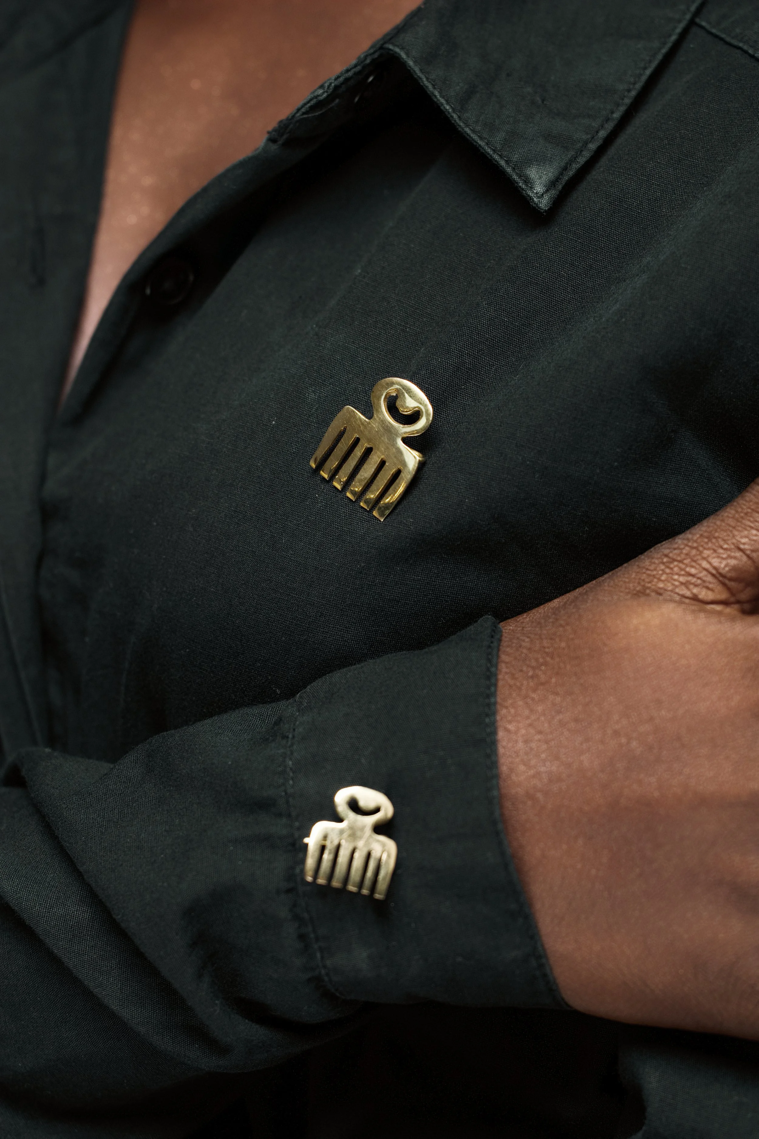 Broche Nyonufia FIADUYI (grd-10 000 FCFA+petit-10 000 FCFA).jpg