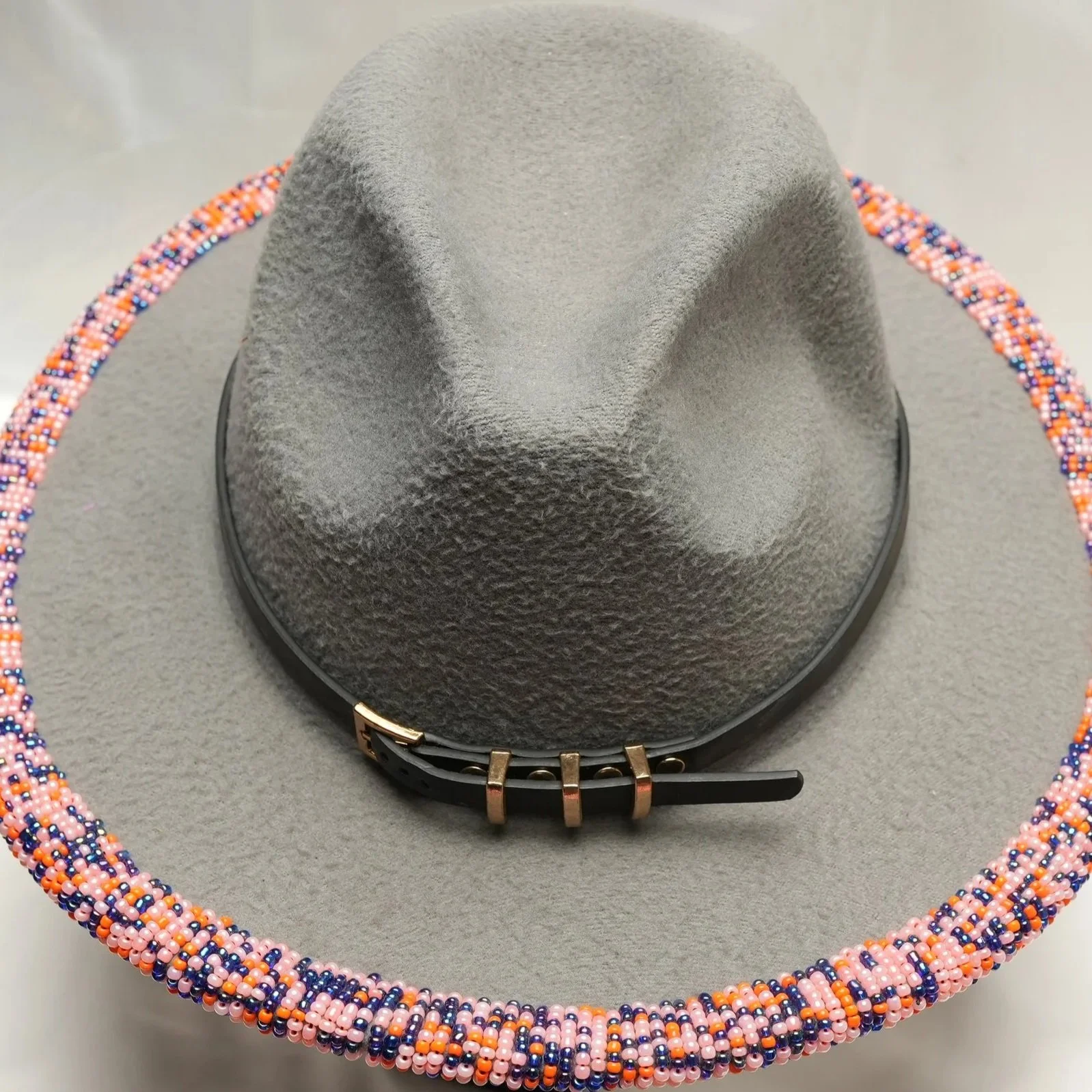 Chapeau+ANCRAGE+fait+de+perles.jpg