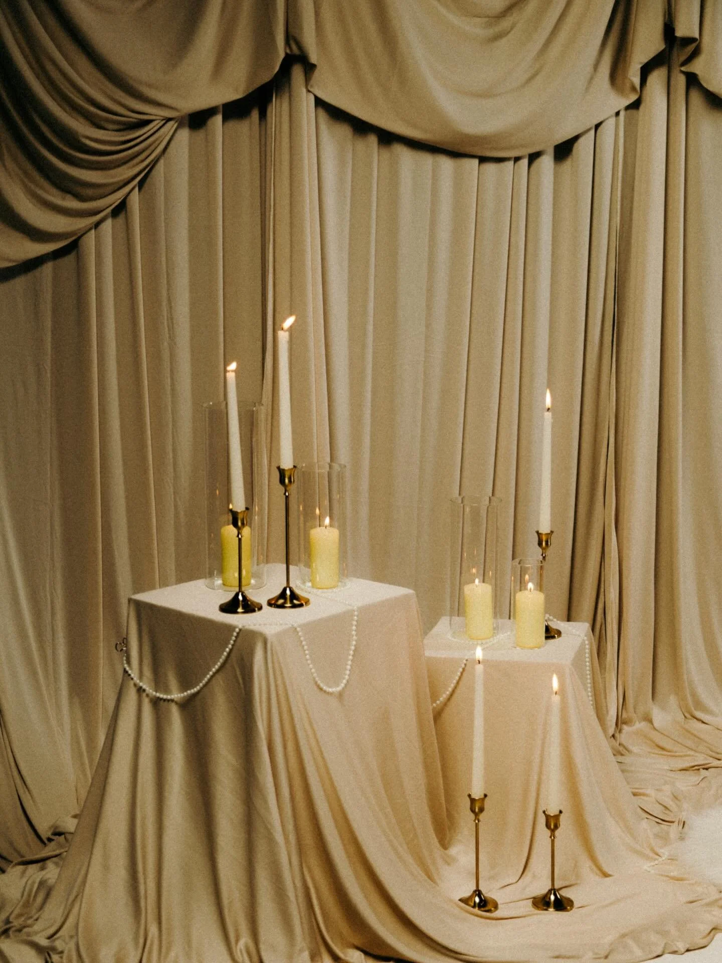 Elevate your event with romantic drapery &hearts;️
Photography by @hopeelainephotography 
Styled drapery for @capturecollectivepnw Valentine Shoot
Inquire for more info 💎