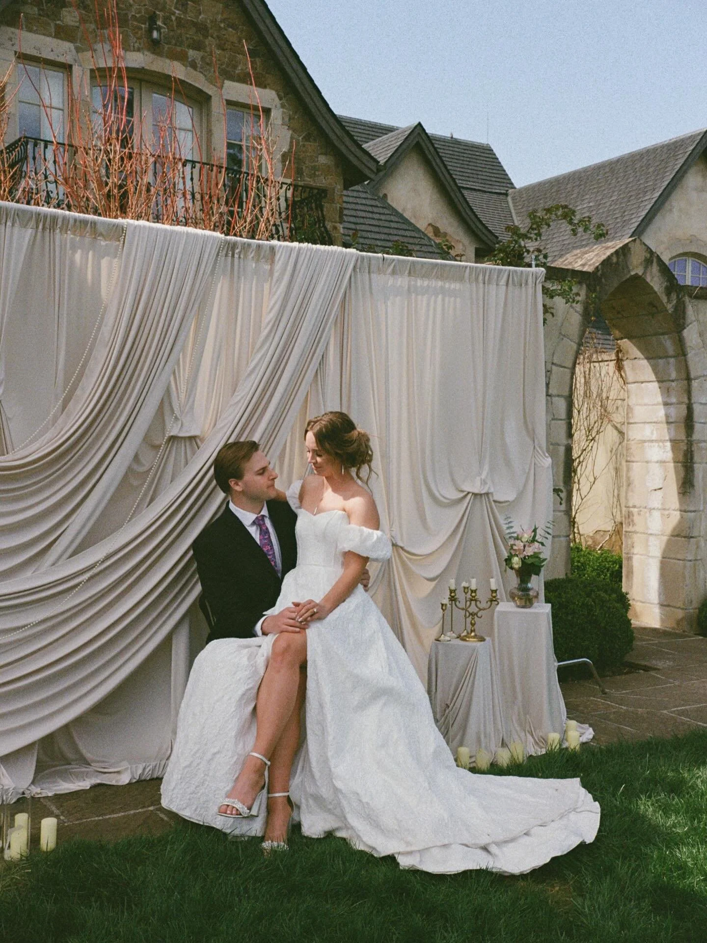 I had the privilege of being part of this fantastic styled shoot with the most incredible people and vendors. 
&bull;
Did you know that on top of wedding planning and day-of coordination, I offer drapery backdrops?! Now you do! 😍
&bull;
Photographer