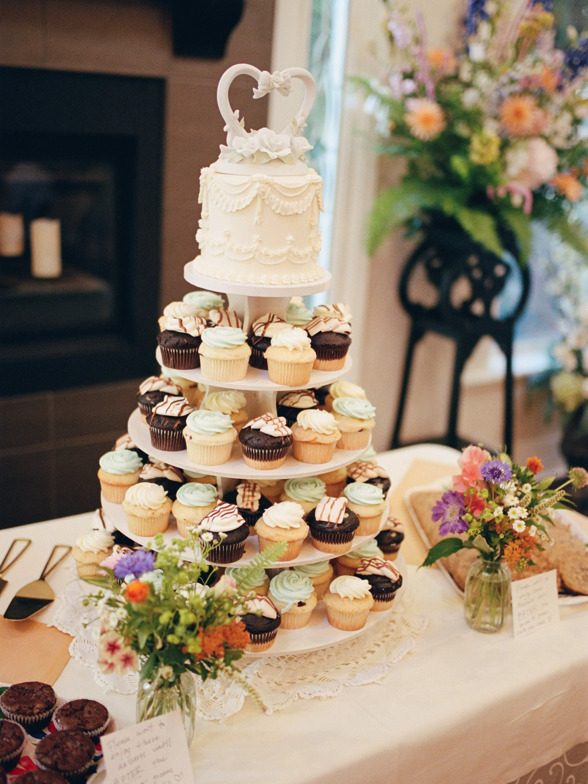 The details of this retro-inspired wedding, captured completely on film 📸🎞️
-

Vendor Dream Team
Photography @sondergraphweddings 
Venue @ainsworthhouseandgardens 
Coordination @s.a.s.eventplanning 
Catering @cherylson12th @cateringbycherylson12th 