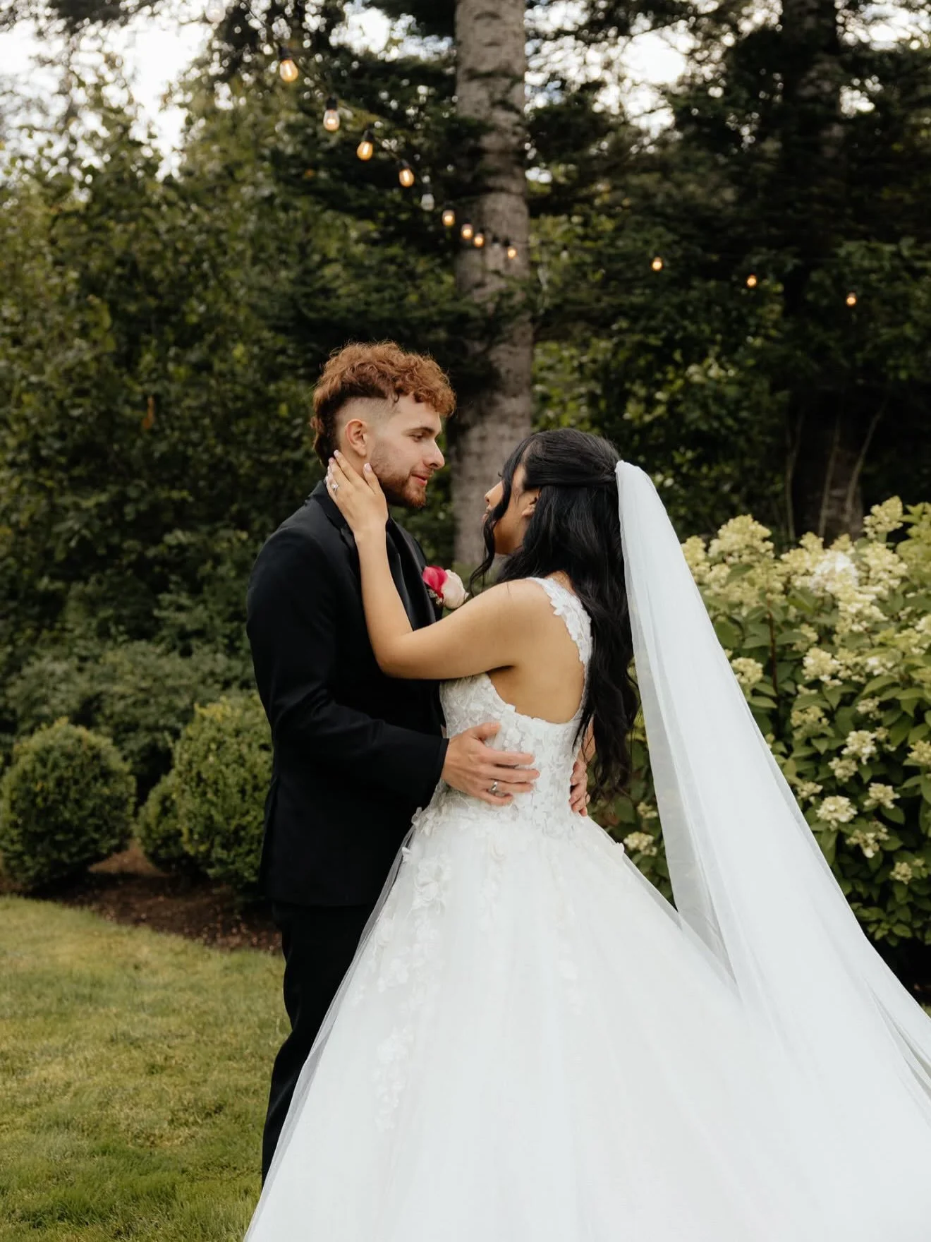 The most romantic wedding ✨
-
Vendor Team:
Photography @addisonbutton.photography 
Venue @capehornestate 
Coordination @s.a.s.eventplanning 
DJ @djmariog1997in_503 
Coffee cart @summitcoffeecart 
HMUA @laneyjhair 
Decor setup @partywondersbyjazmin_ 
