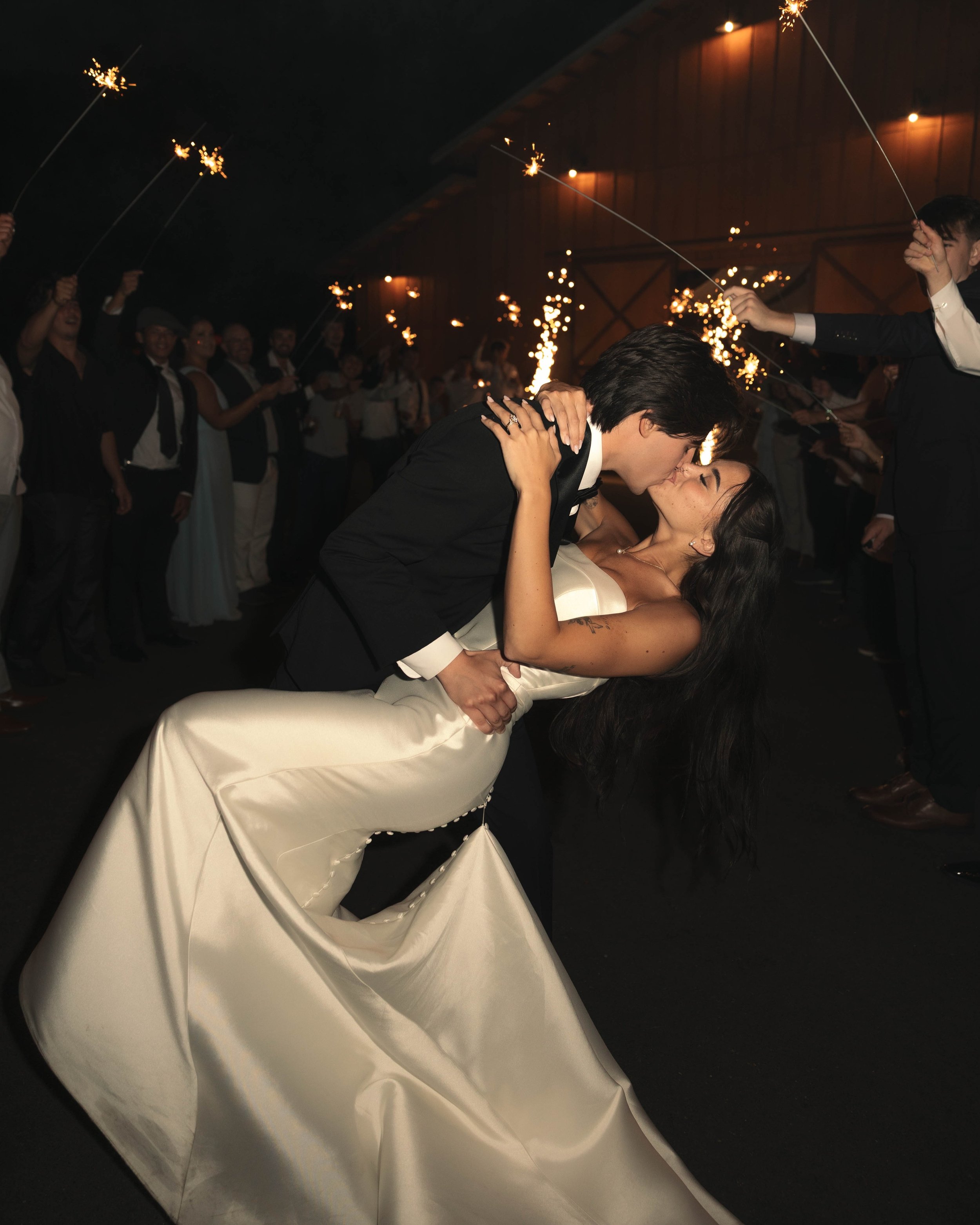 An absolutely stunning couple full of so much light and love <3
-
Vendor Team
Photography @films.bychloe 
Coordination @s.a.s.eventplanning 
Venue @victorianvineyard 
DJ @purevisionentertainmentpdx @pdxdjjared 
Content Creation @content.by.boro 
C