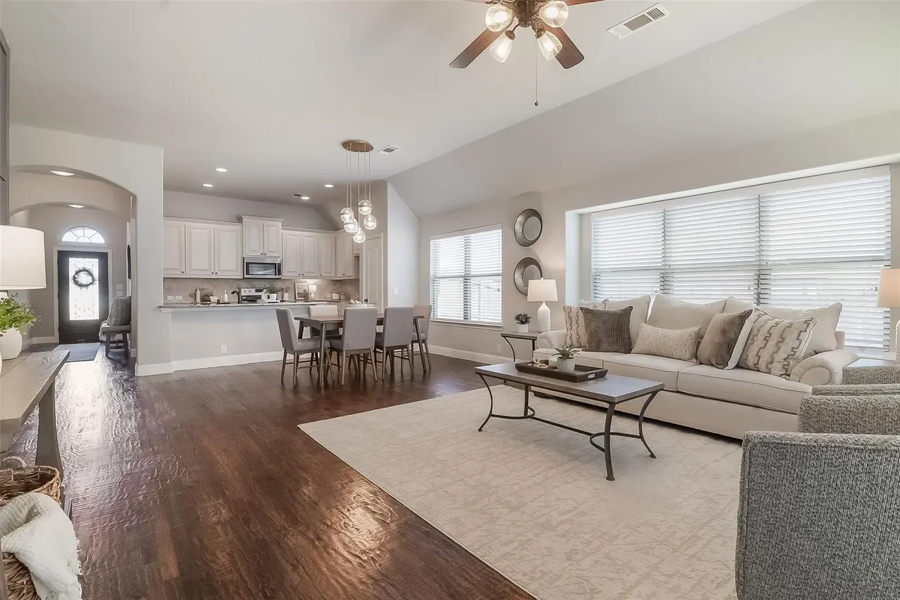 Living & Kitchen.webp