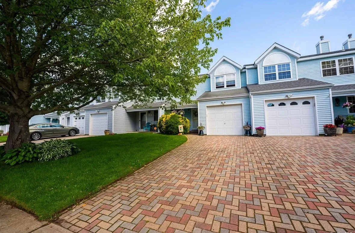 Central Islip-Leopold.jpg