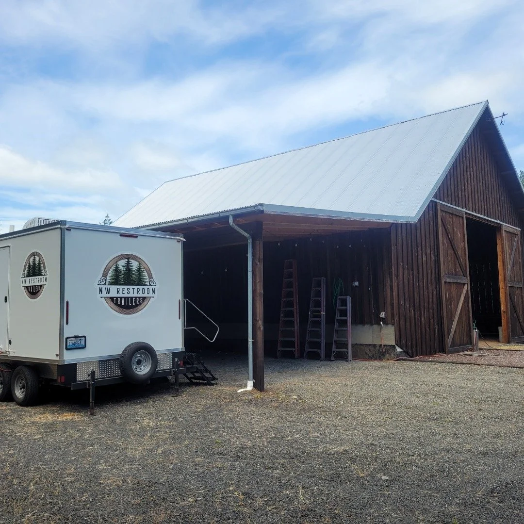 What a lovely private event location! Working with @loftinchehalis was a wonderful experience. If you're looking for help setting up an event, give them a shout out! 😊

And, of course, give us a call if you're in need of some classy mobile facilitie