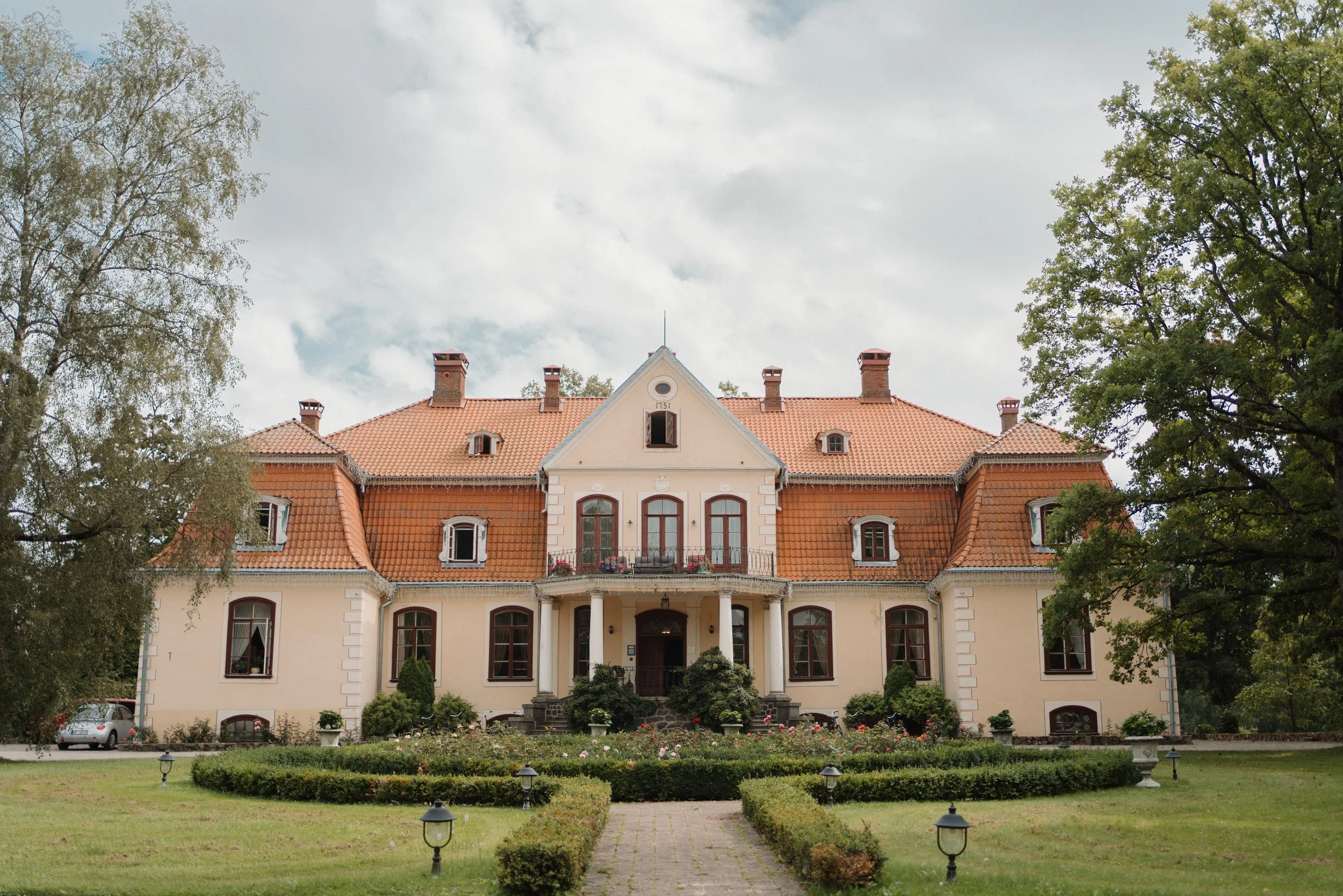 JustineKyran x 1THEdayGettingReady 1.jpg