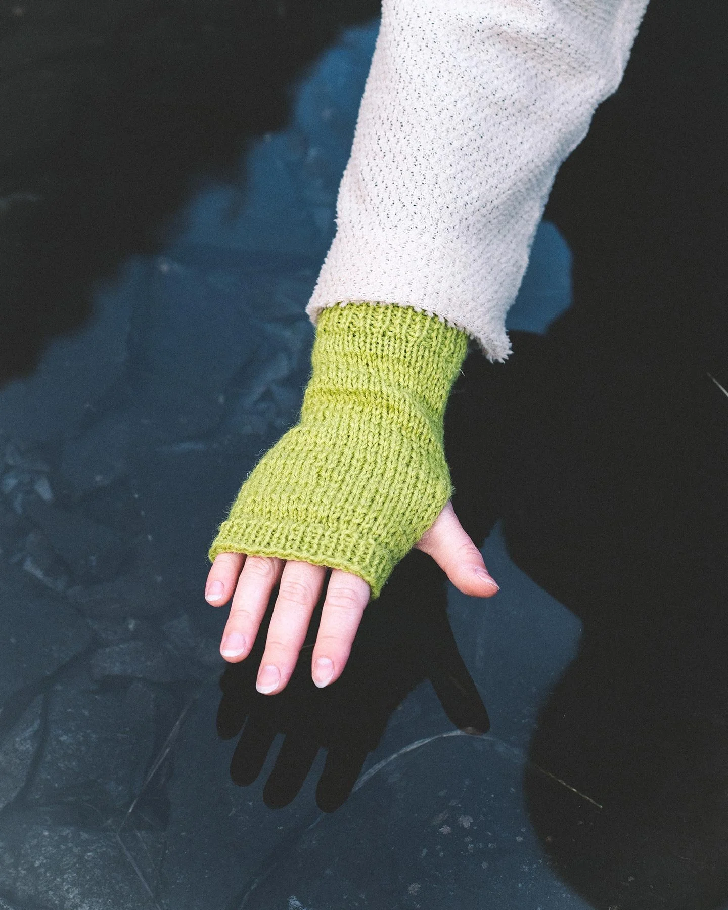 Green Tira Gloves