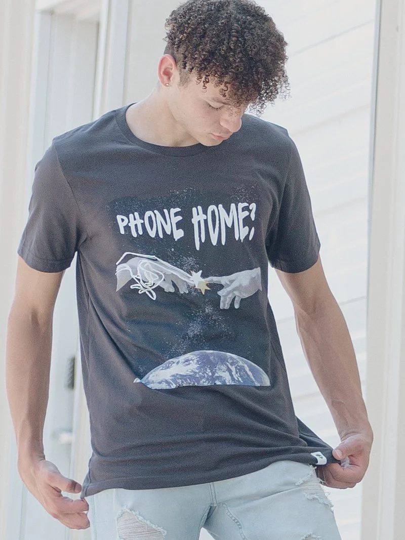 Channel your inner child with this ET inspired short sleeve tee.