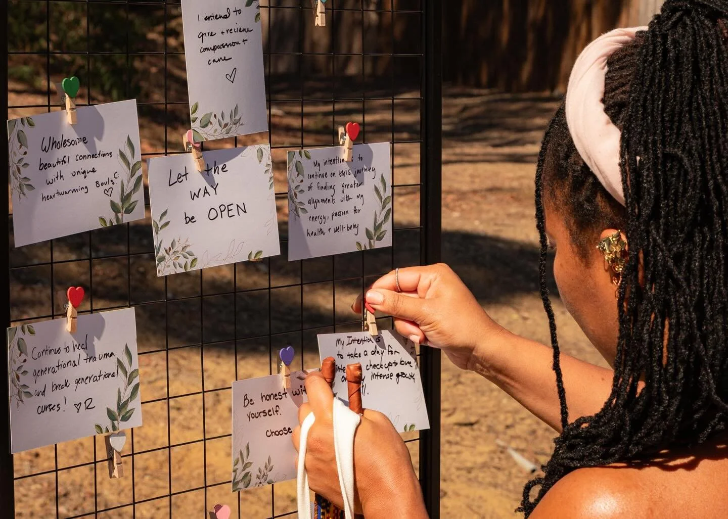 It&rsquo;s always so special watching people walk into a Sip &amp; Chat event. 

Everyone brings their own energy, and as the room fills, it all starts to come together in a really beautiful way. Conversations build, laughter carries, and you can fee