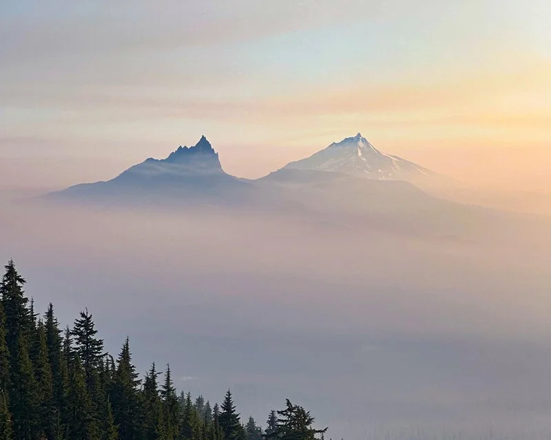 Smoke Season in Bend: Keeping Your Dog Active When Outdoor Air Quality Changes.