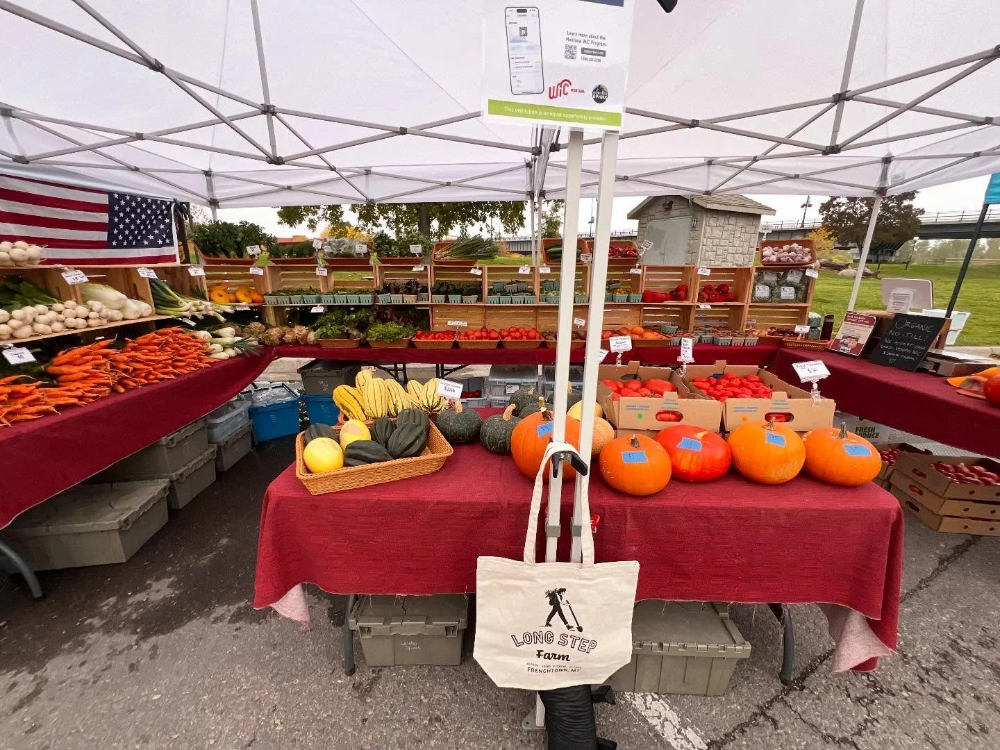 We&rsquo;re all set up @clarkforkrivermarket this morning with @bethcronin.jpeg running the ship. Swing by to see her and all the fall abundance until 1pm!