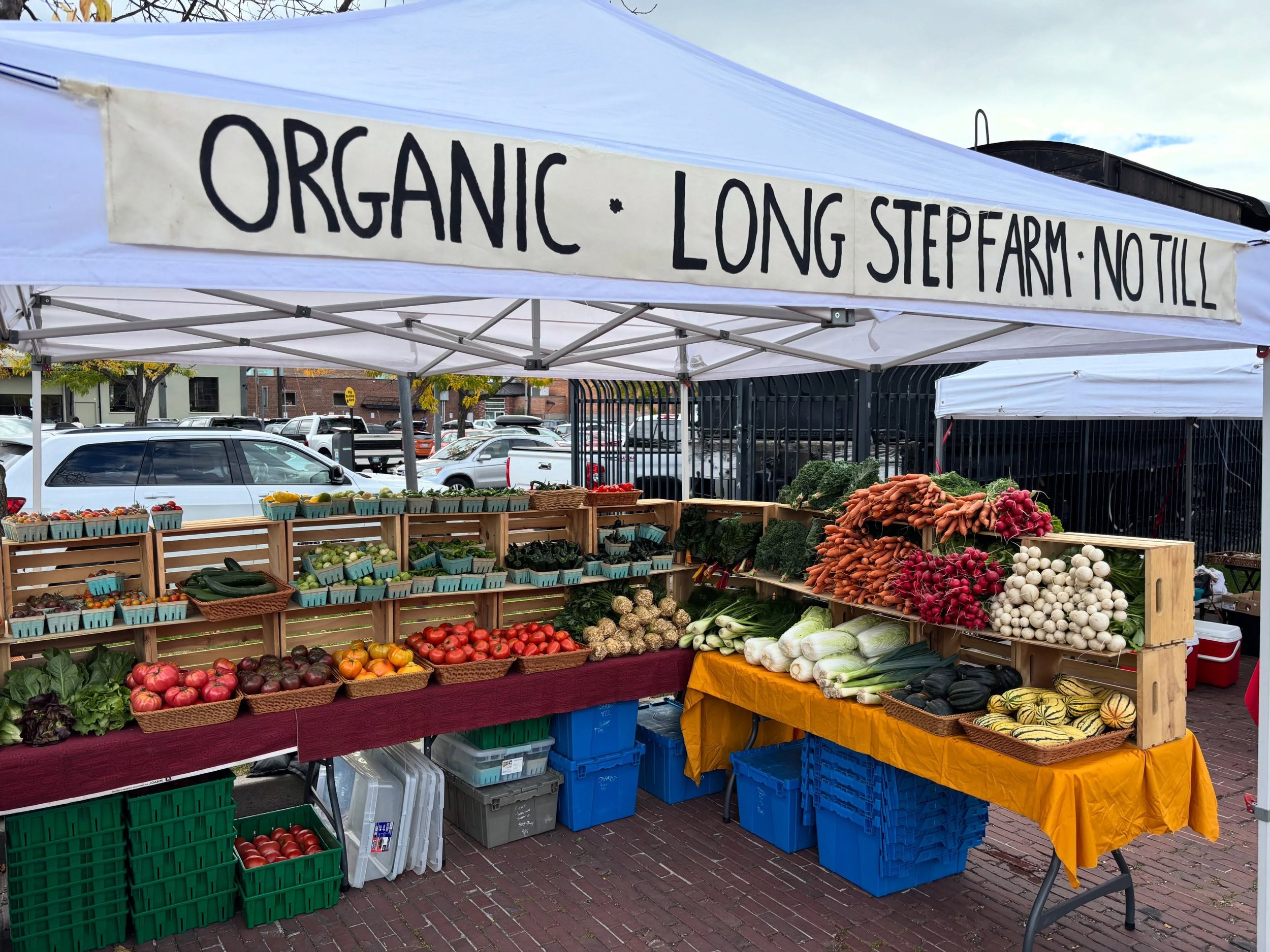 Nick is all set up at the last evening @missoulafarmersmarket of the season, until 7pm! Swing on by for your weekday grocery needs!