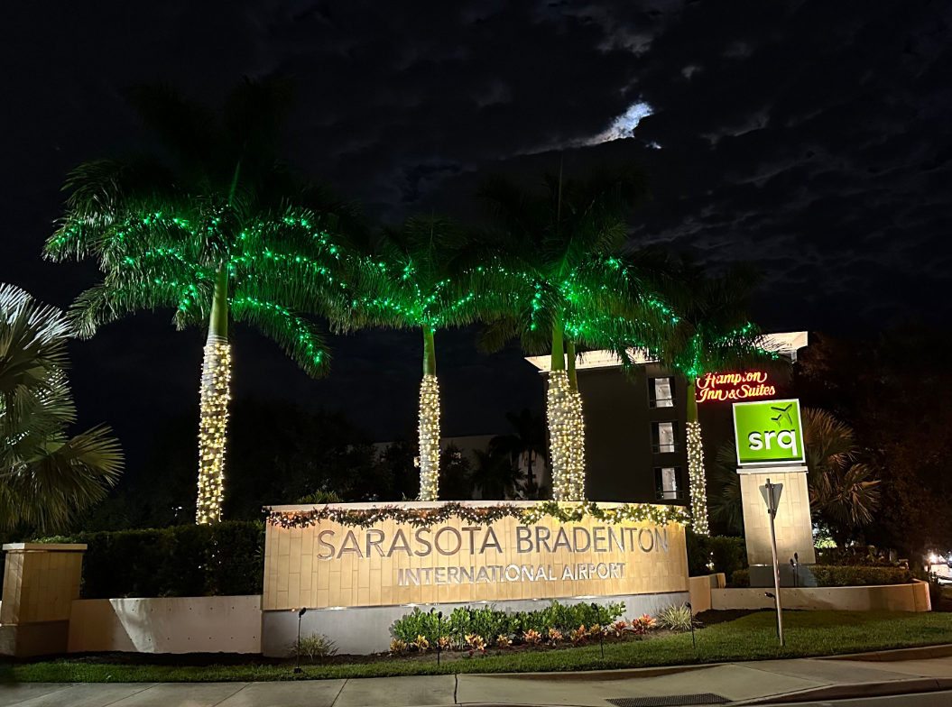 Sarasota Christmas Lighting - Sarasota Lighting experts - Restaurant Lighting, Airport lighting