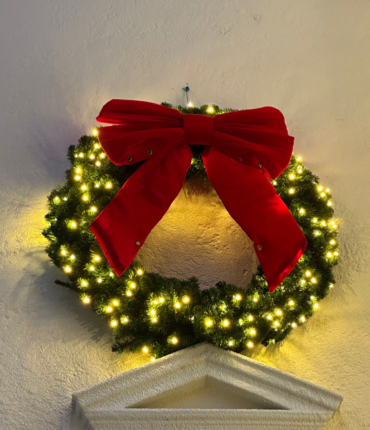 Sarasota Christmas Lighting - wreath lighting, church Lighting