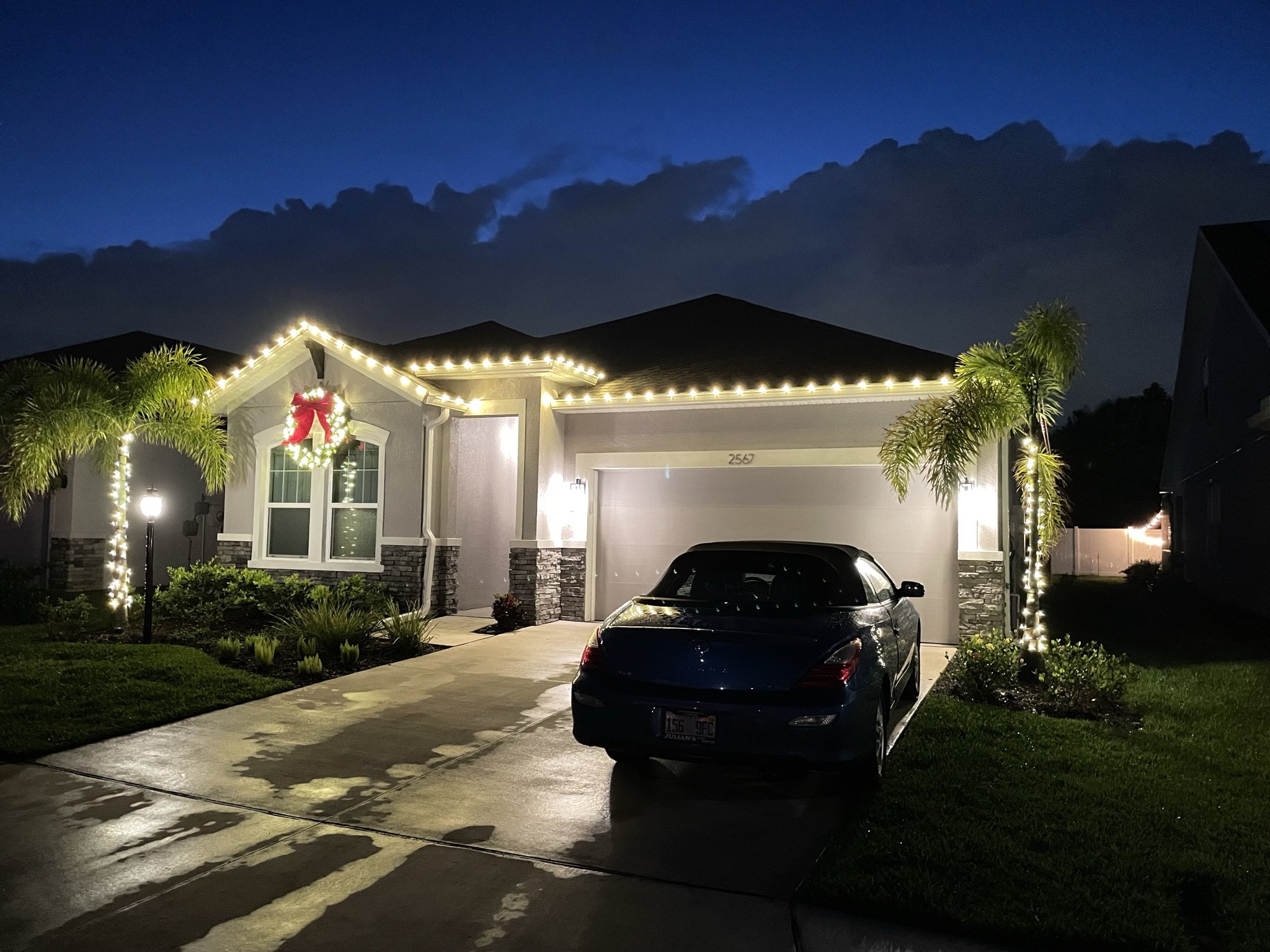 Sarasota Holiday Lighting - Lighting experts in Sarasota Florida  - Wreath Lighting